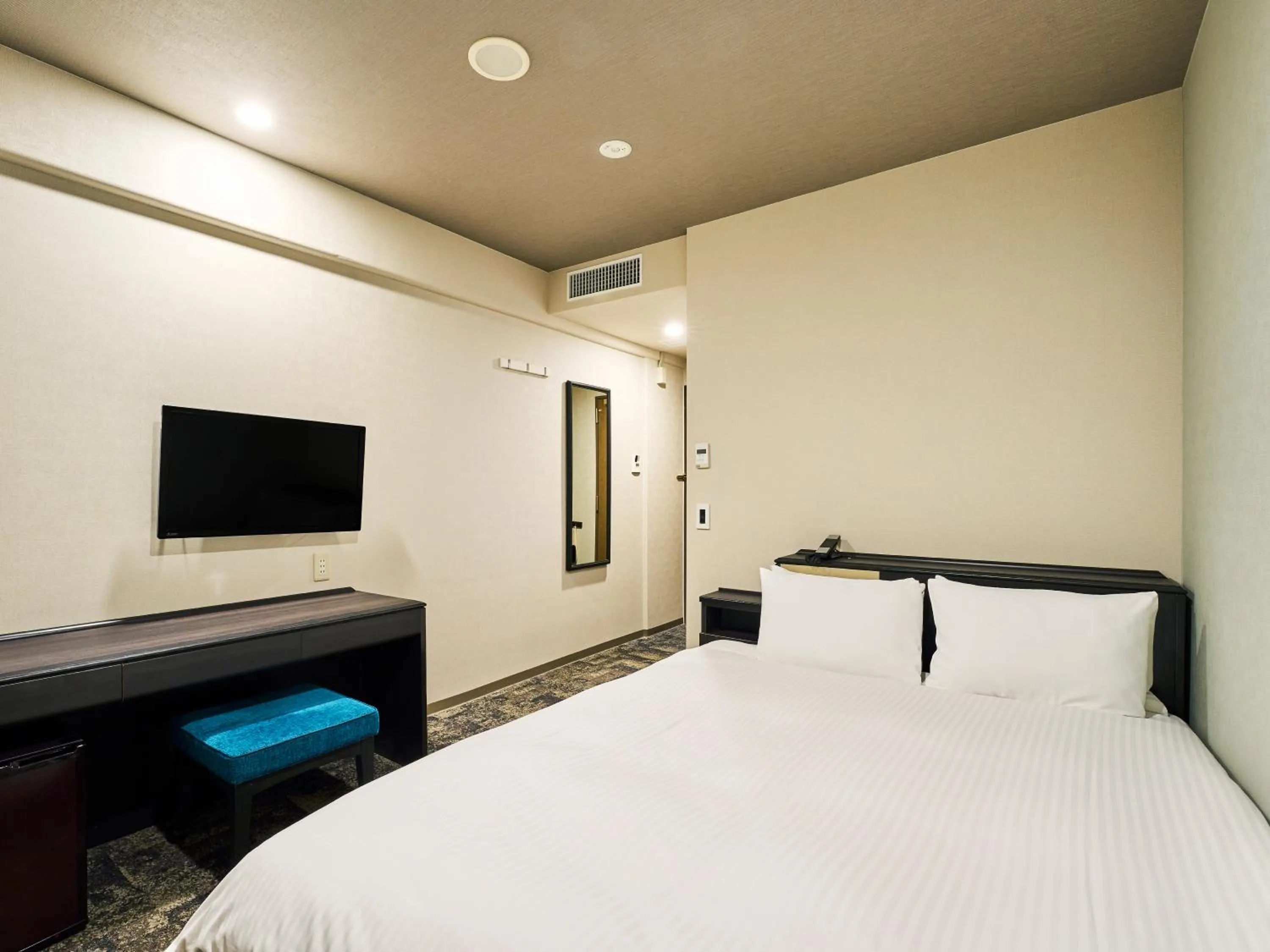 Photo of the whole room, Bed in Hotel Elcient Kyoto Hachijoguchi