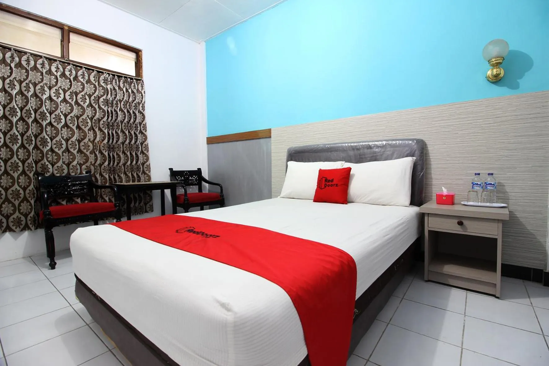 Bedroom, Bed in RedDoorz Plus Syariah near Lempuyangan Station 3