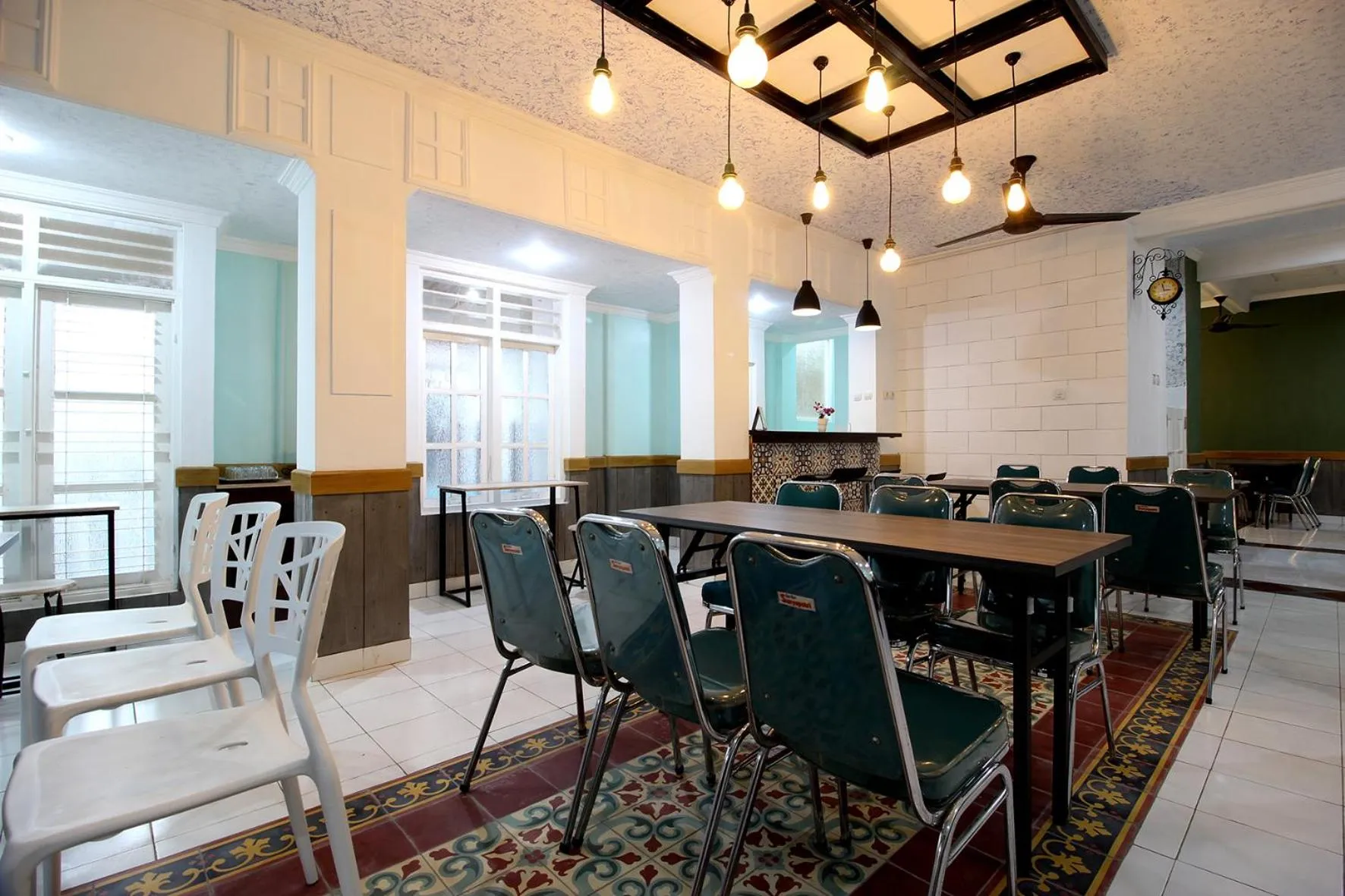 Area and facilities in RedDoorz Plus Syariah near Lempuyangan Station 3