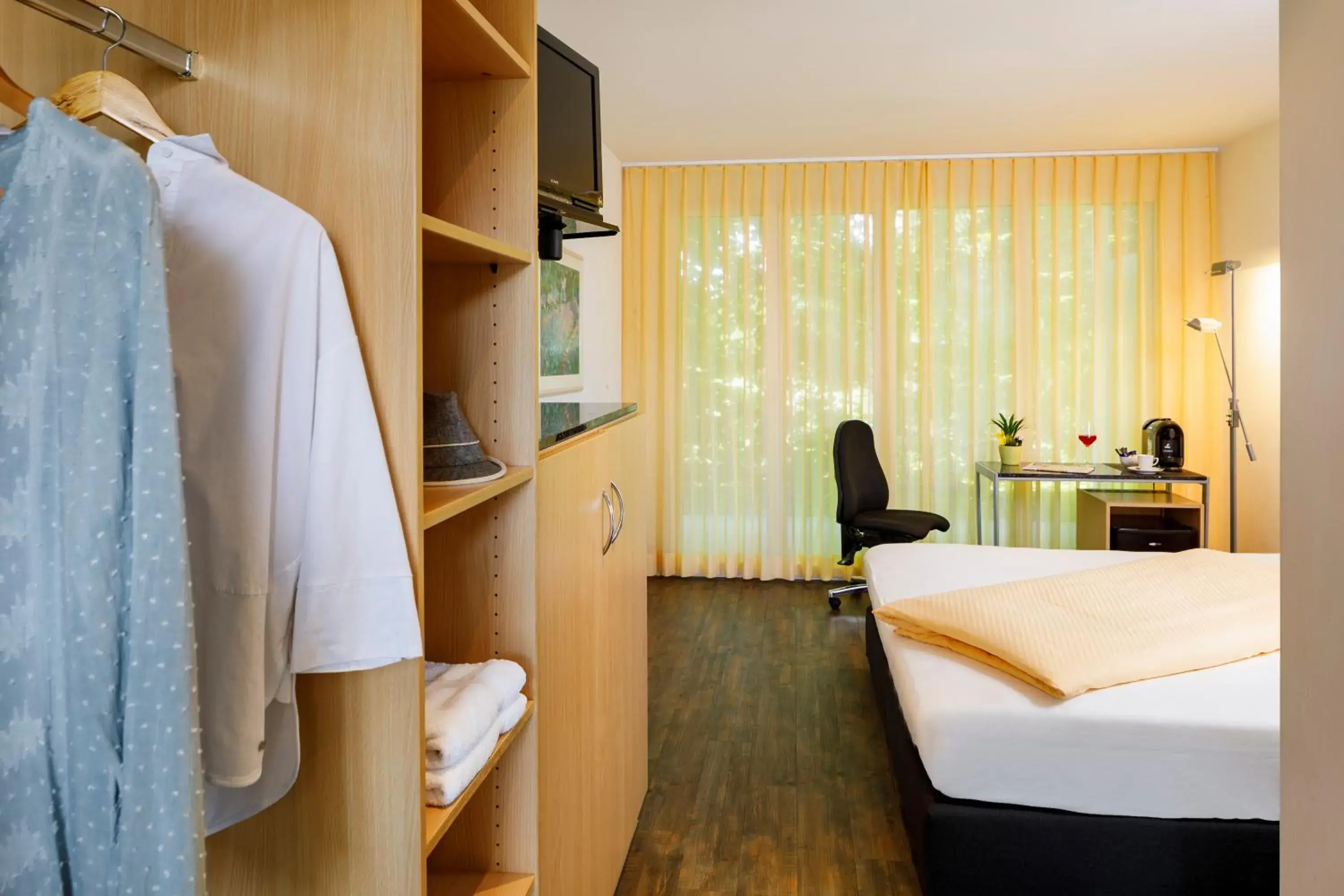 Bedroom, Bed in Seehotel Beinwil am See Swiss Quality Bedroom, Bed in Seehotel Beinwil am See Swiss Quality