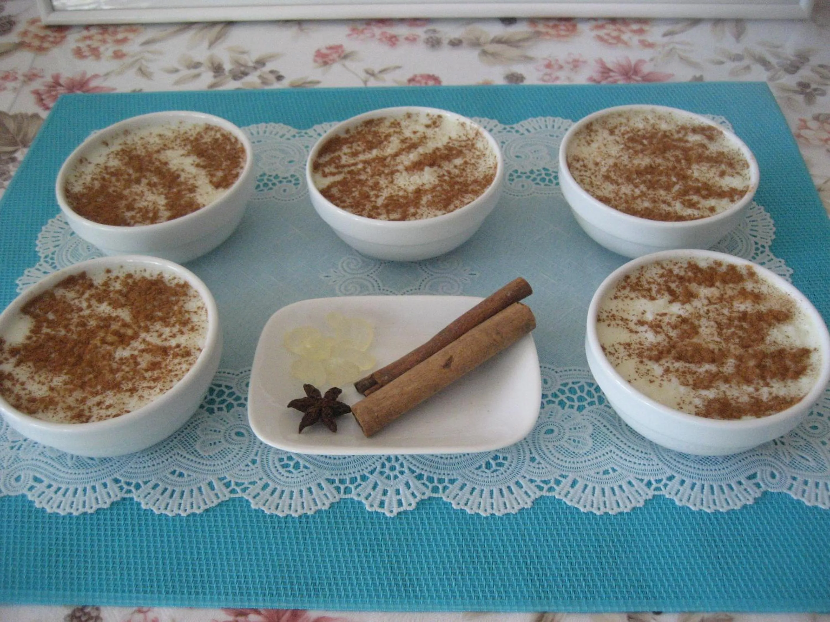 Restaurant/places to eat in Kyveli Hotel Apartments