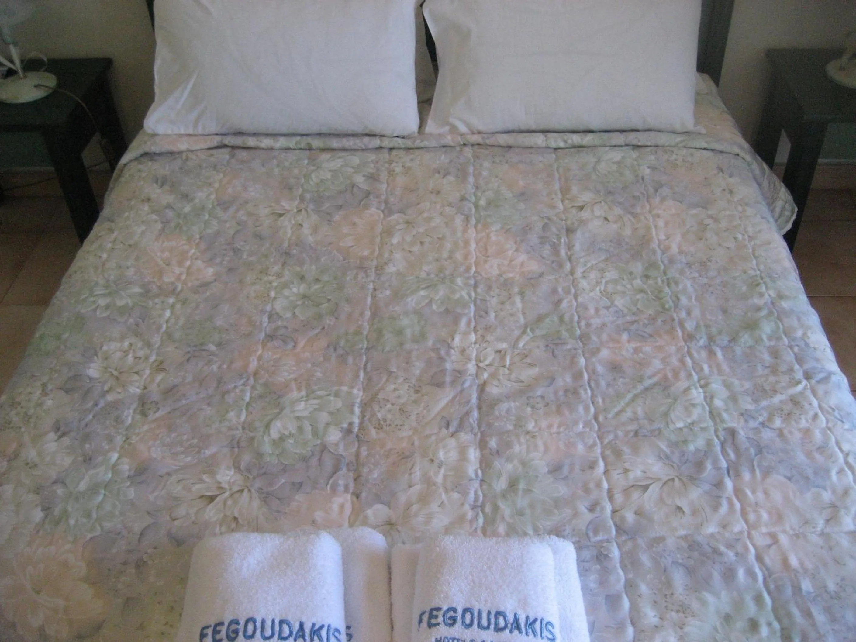 Garden view, Bed in Kyveli Hotel Apartments