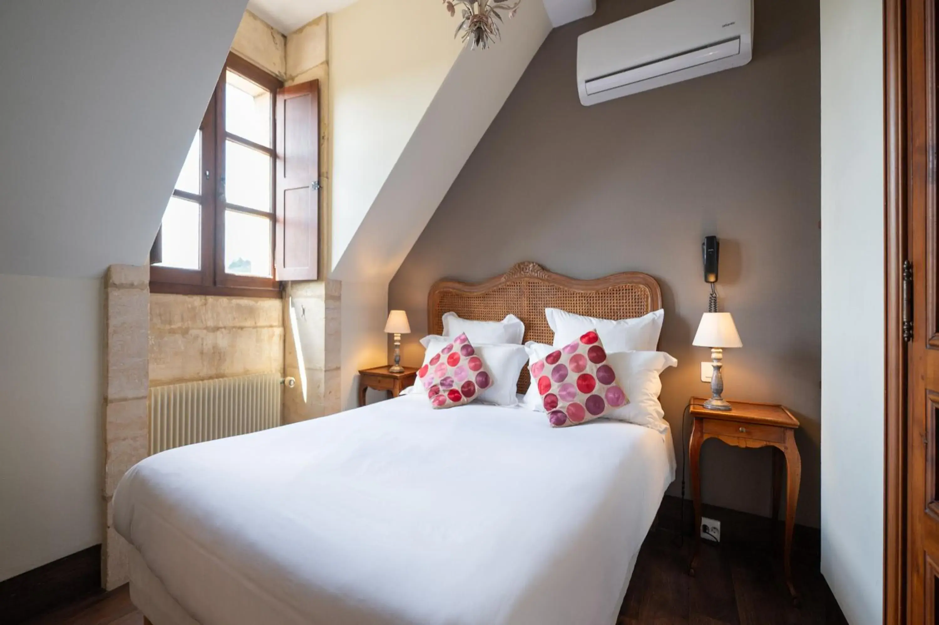 Standard Double Room in Hôtel La Couleuvrine Sarlat Centre Ville Standard Double Room in Hôtel La Couleuvrine Sarlat Centre Ville