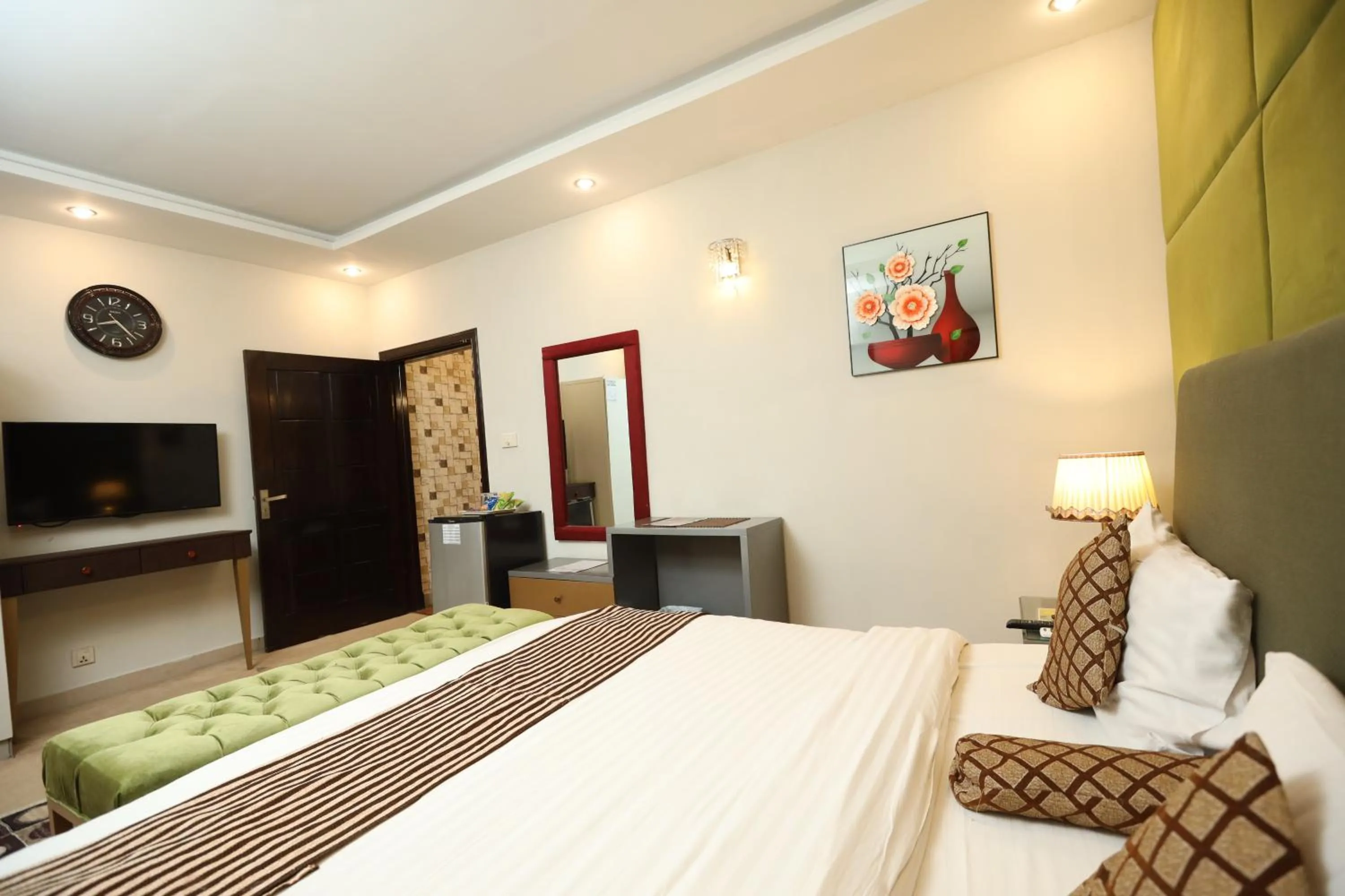 Bedroom, Bed in Safari Club 4