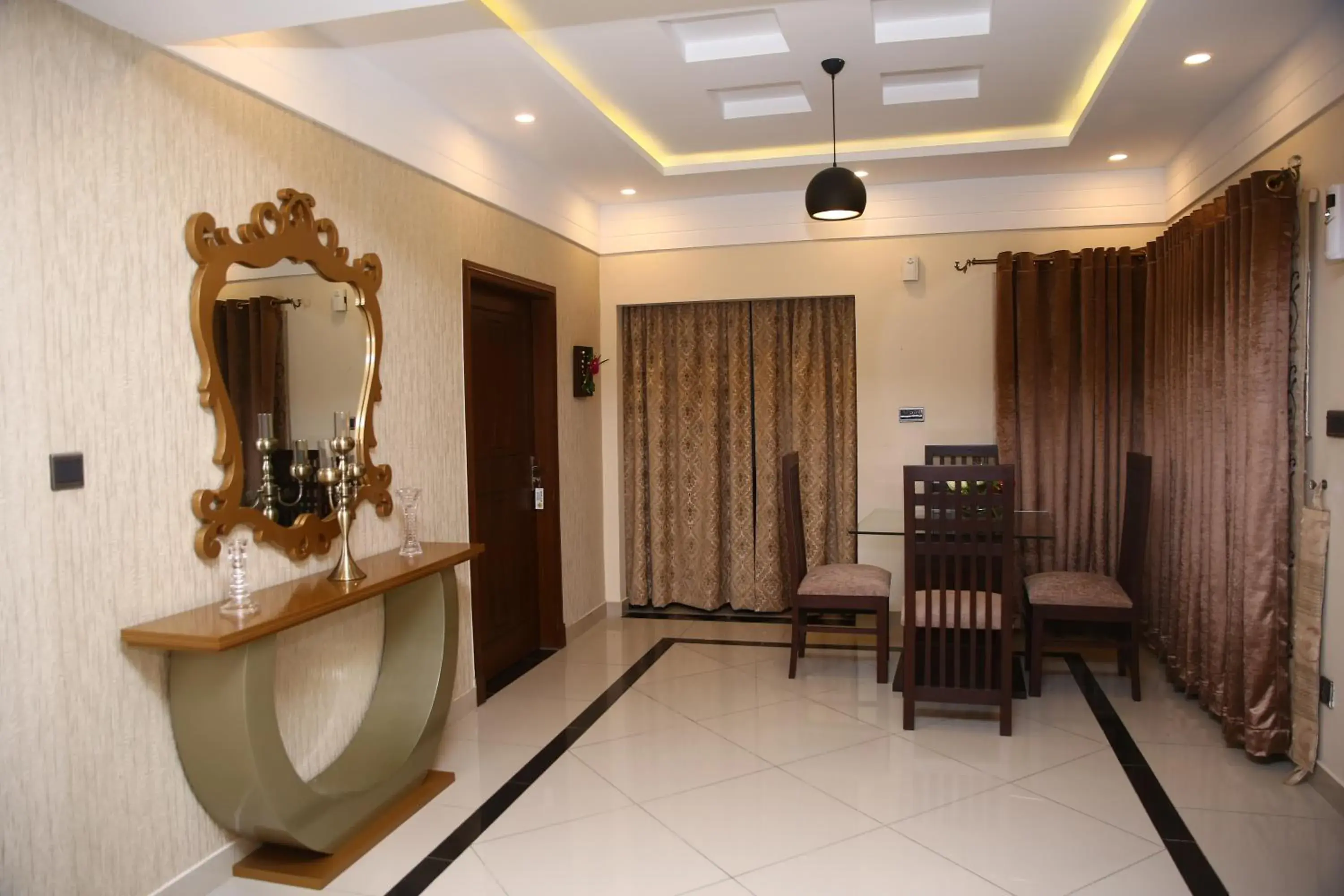 Breakfast in Safari Club 4 Breakfast in Safari Club 4