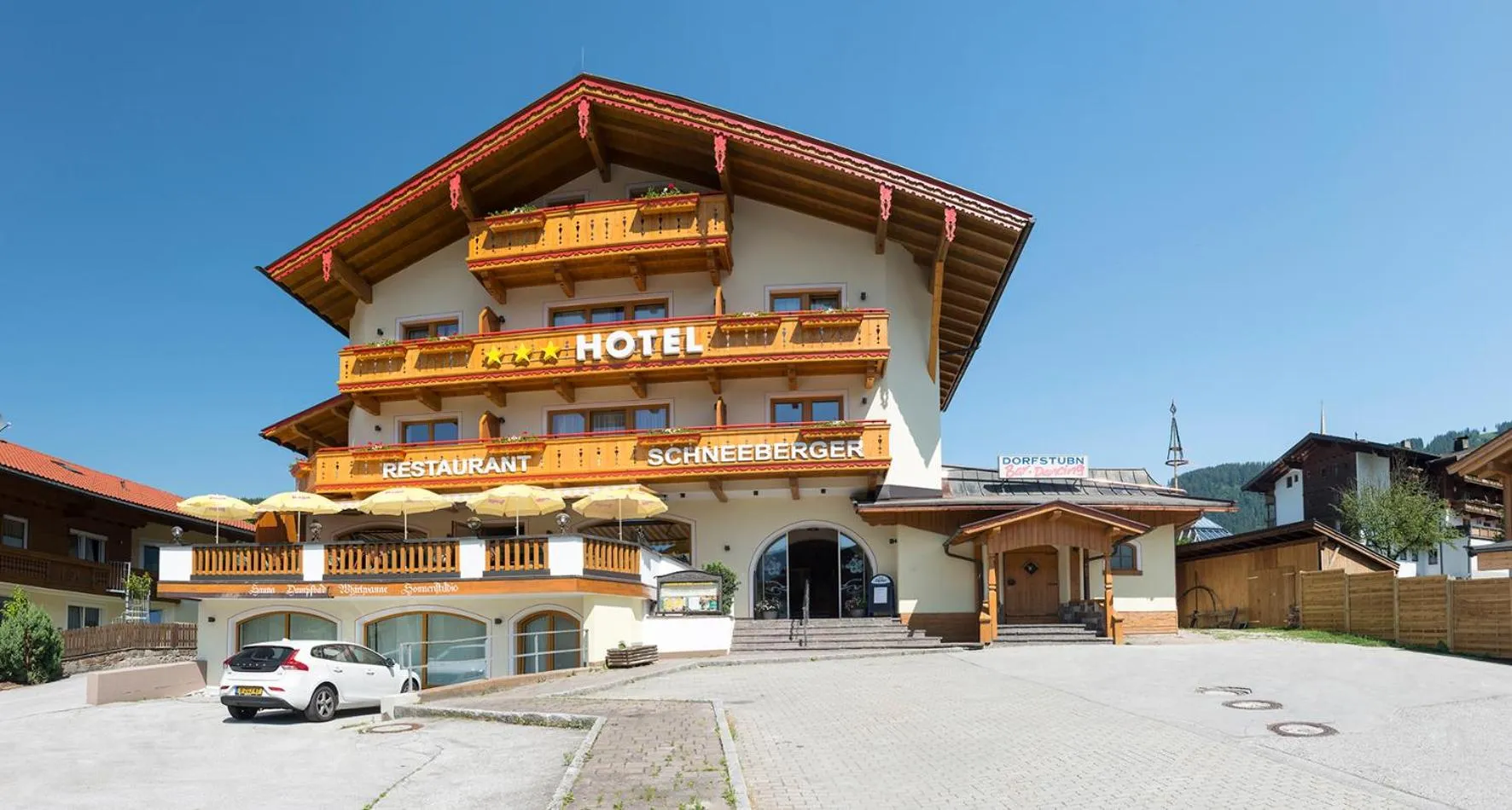Facade/entrance in Hotel Schneeberger