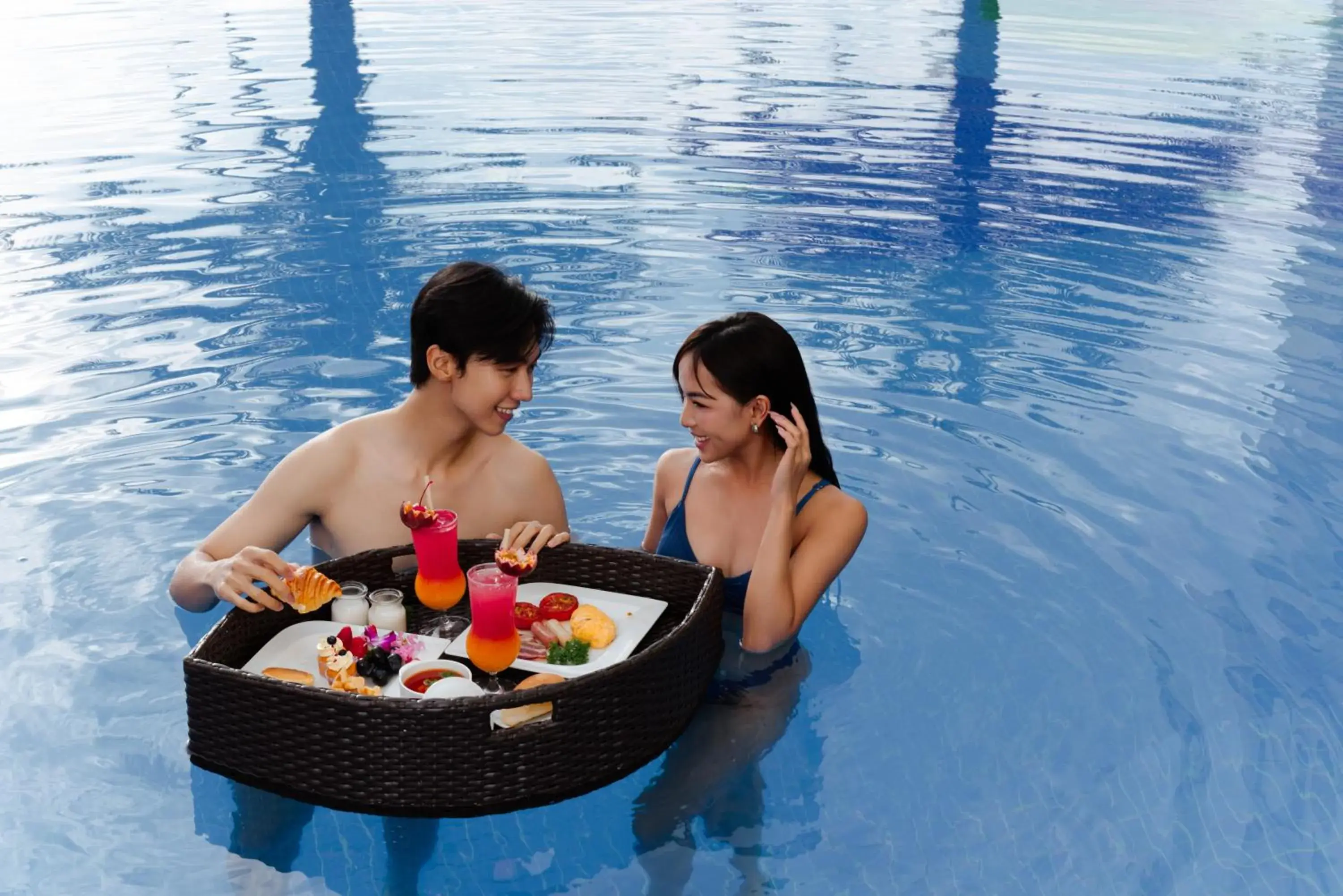 Swimming pool in DLG Hotel Danang Swimming pool in DLG Hotel Danang