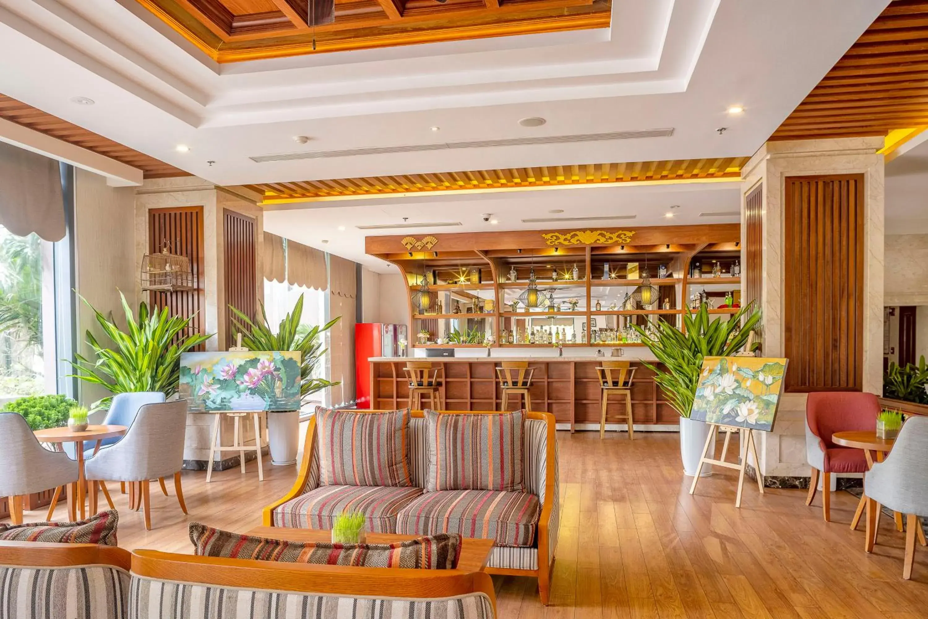 Lounge or bar in DLG Hotel Danang Lounge or bar in DLG Hotel Danang