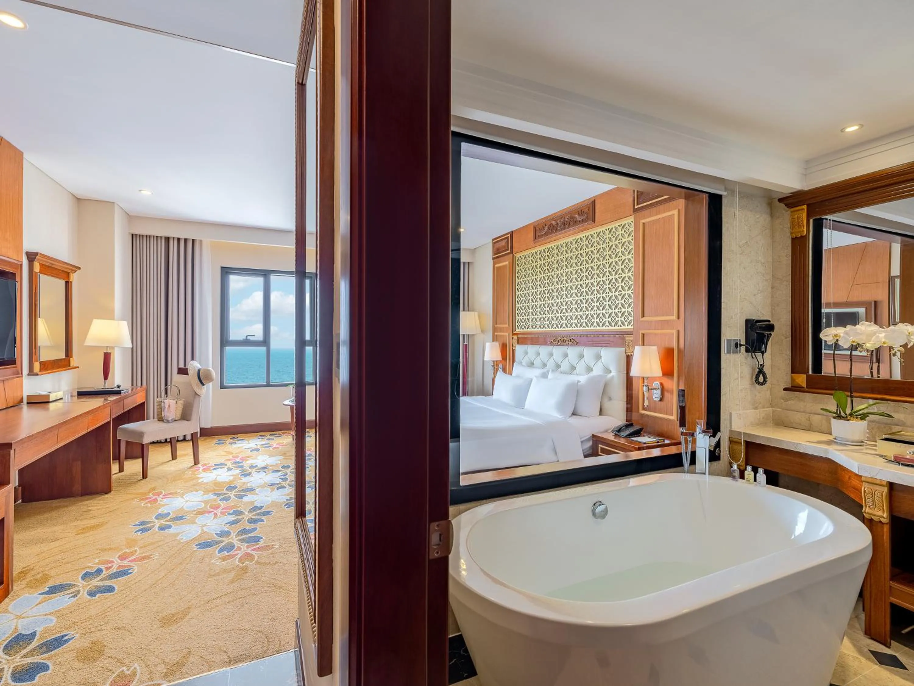 Bathroom, Bed in DLG Hotel Danang