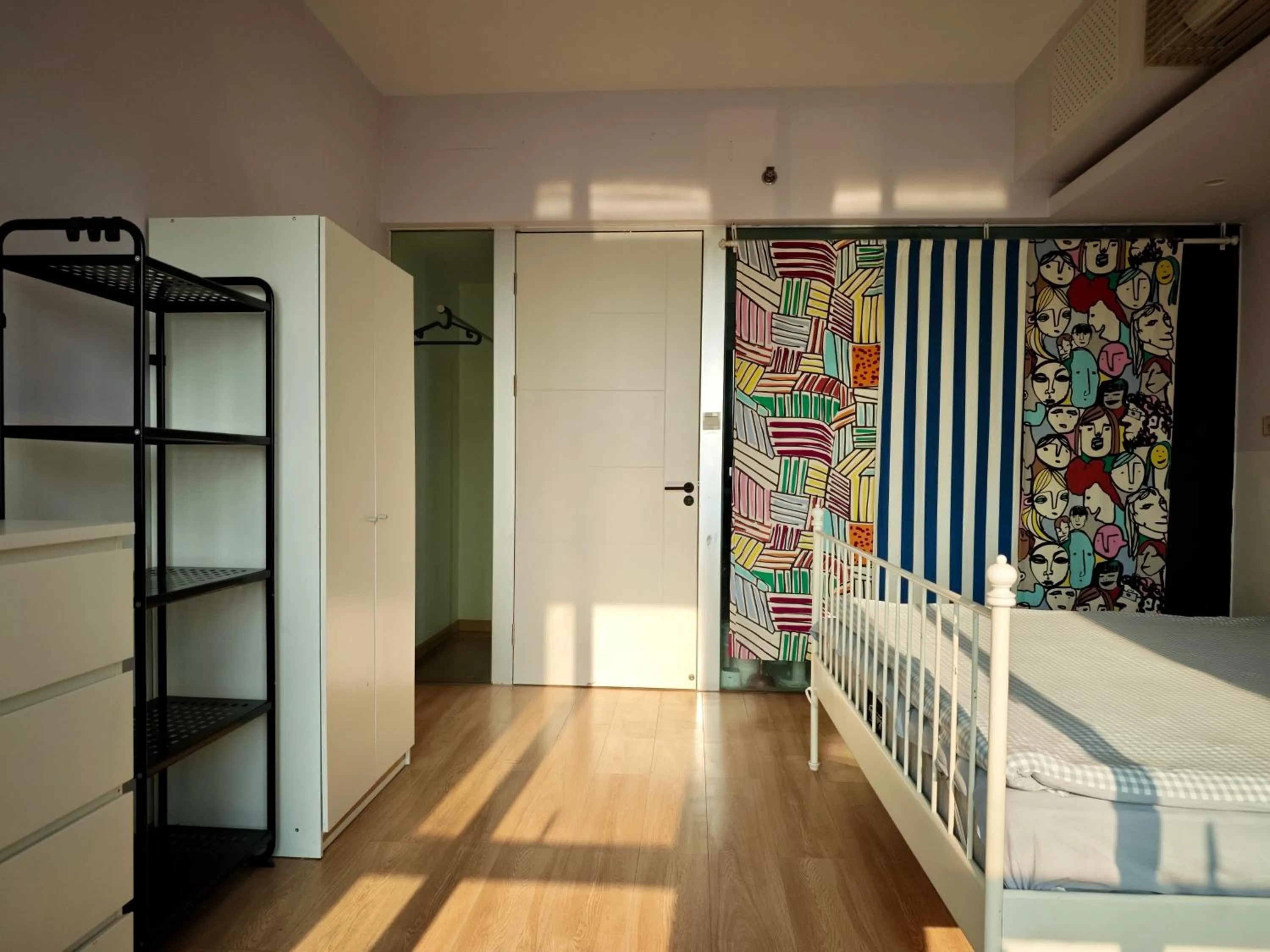 Bed in iNestin Shanghai Apt Jinzang Road