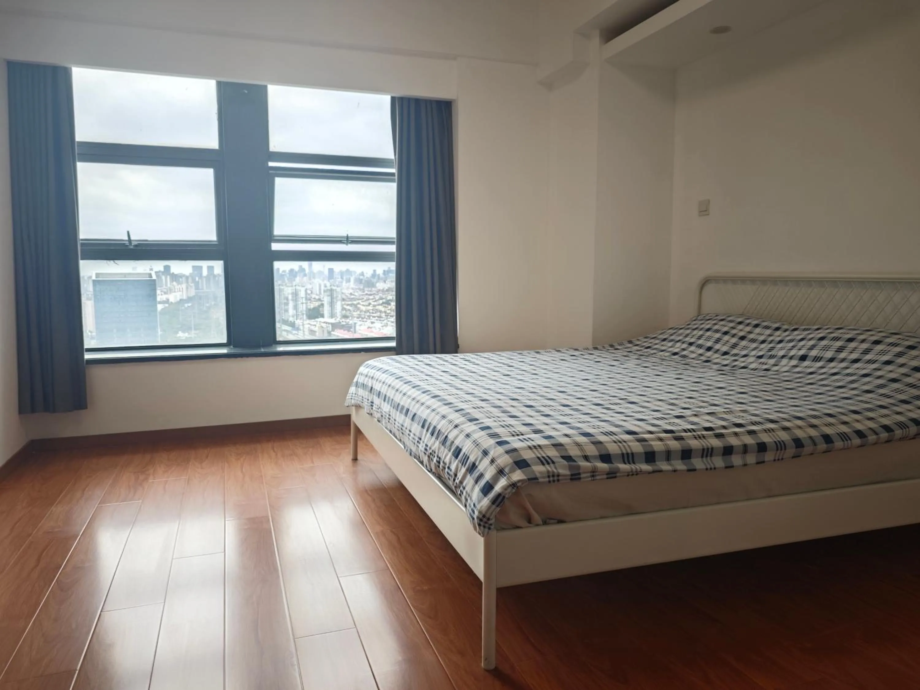 Bed in iNestin Shanghai Apt Jinzang Road