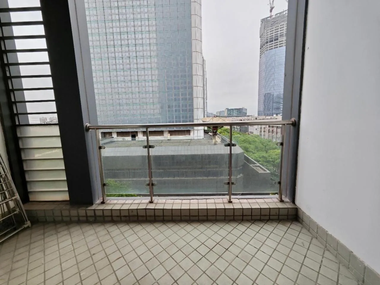 iNestin Shanghai Apt Jinzang Road