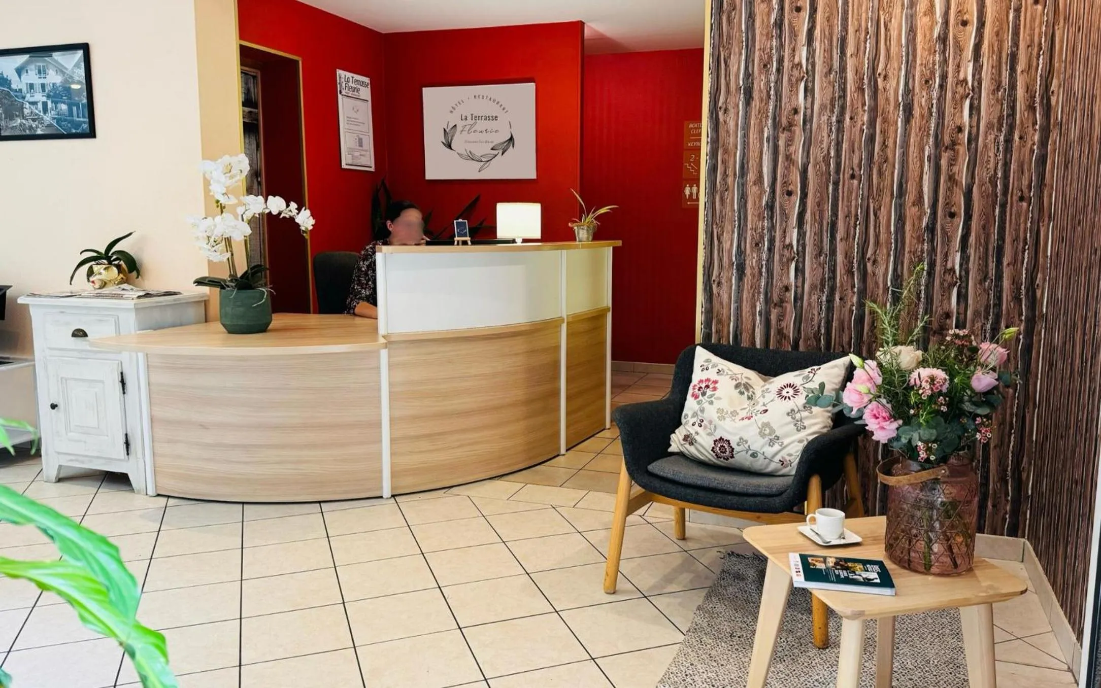 Restaurant/places to eat in La Terrasse Fleurie, Logis, Hôtel et Restaurant