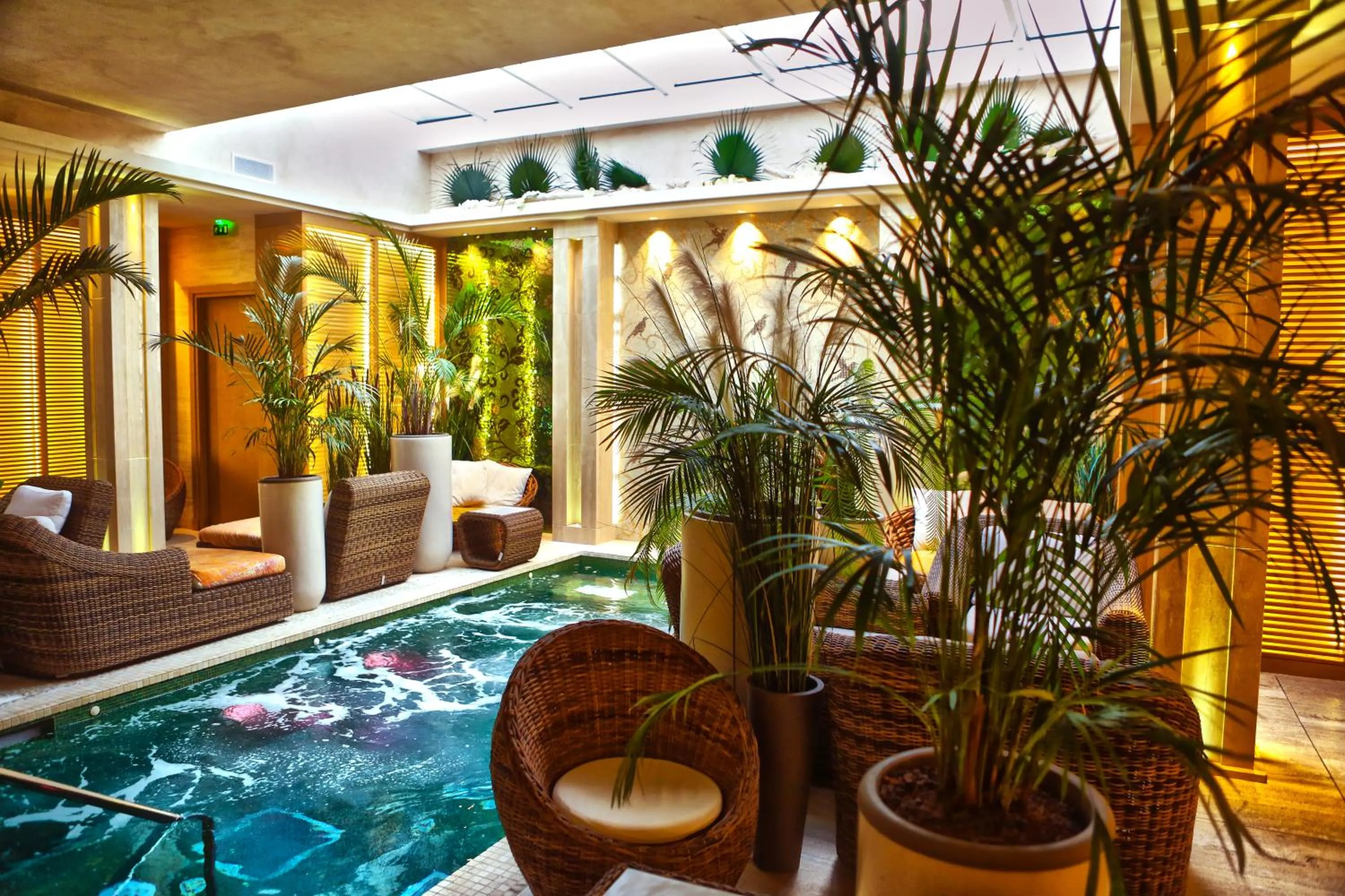 Spa and wellness centre/facilities in Hostellerie La Farandole