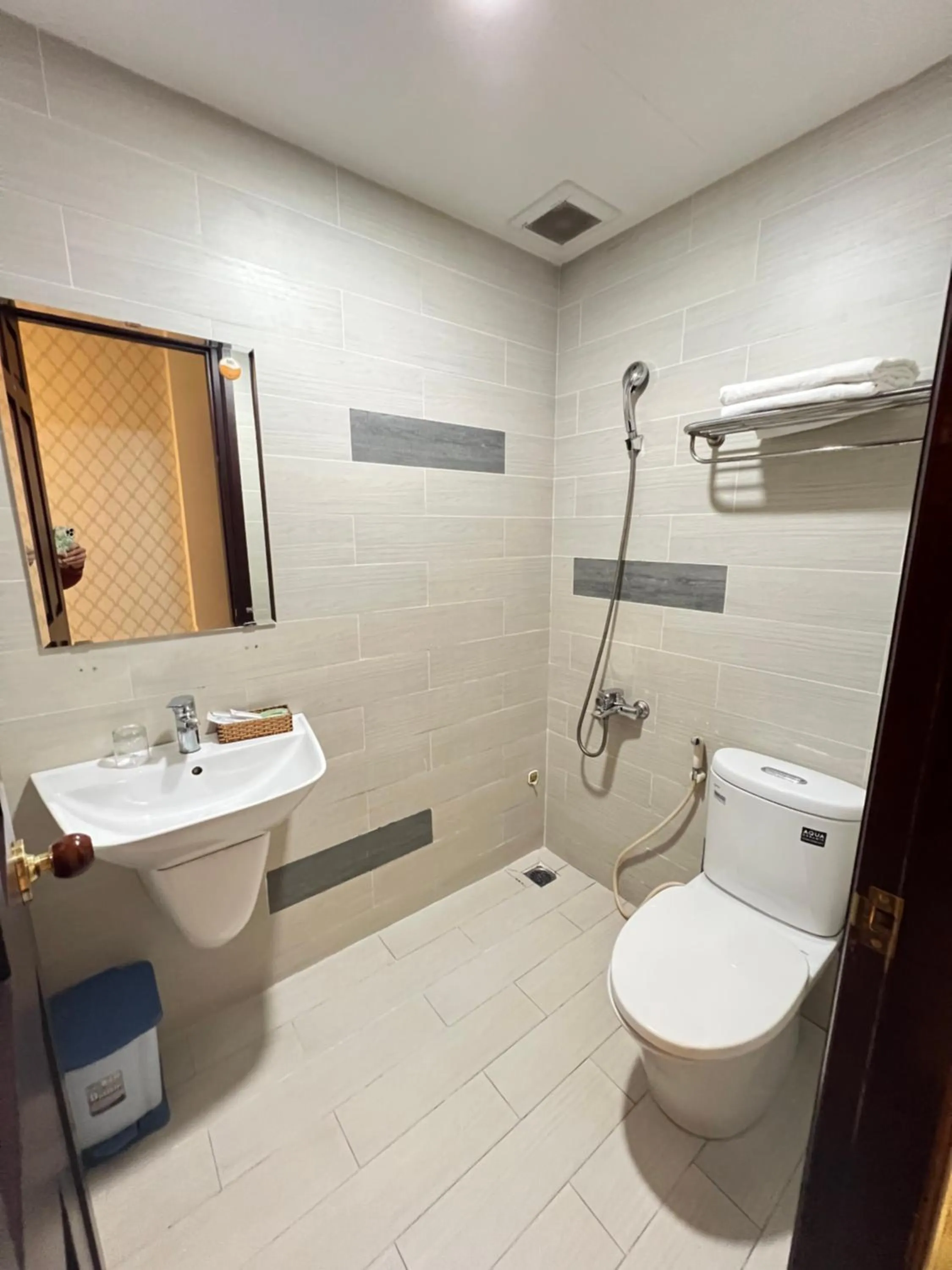 Shower in Thanh Thanh Hotel