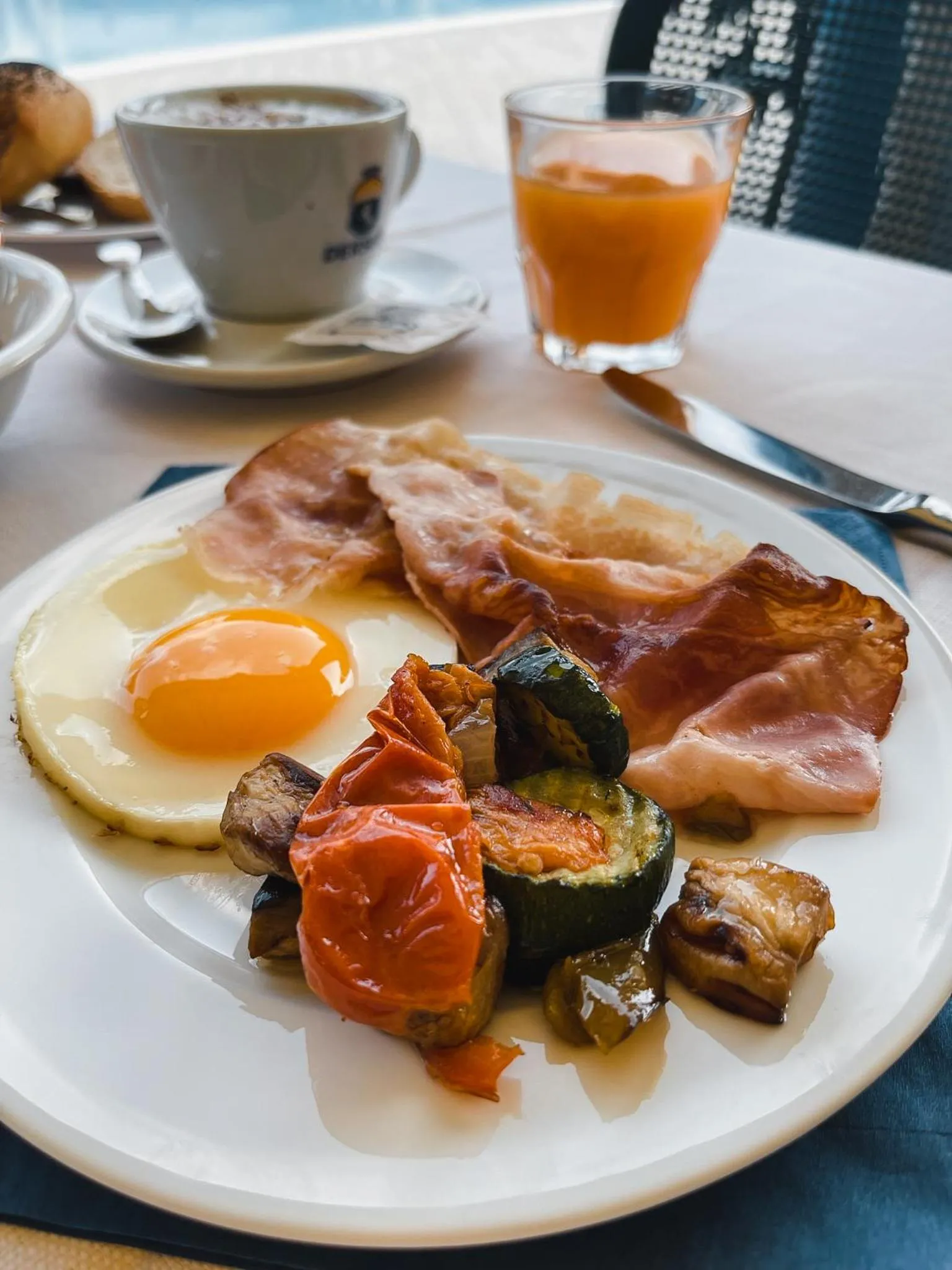 Restaurant/places to eat in Villaggio Planetarium Resort