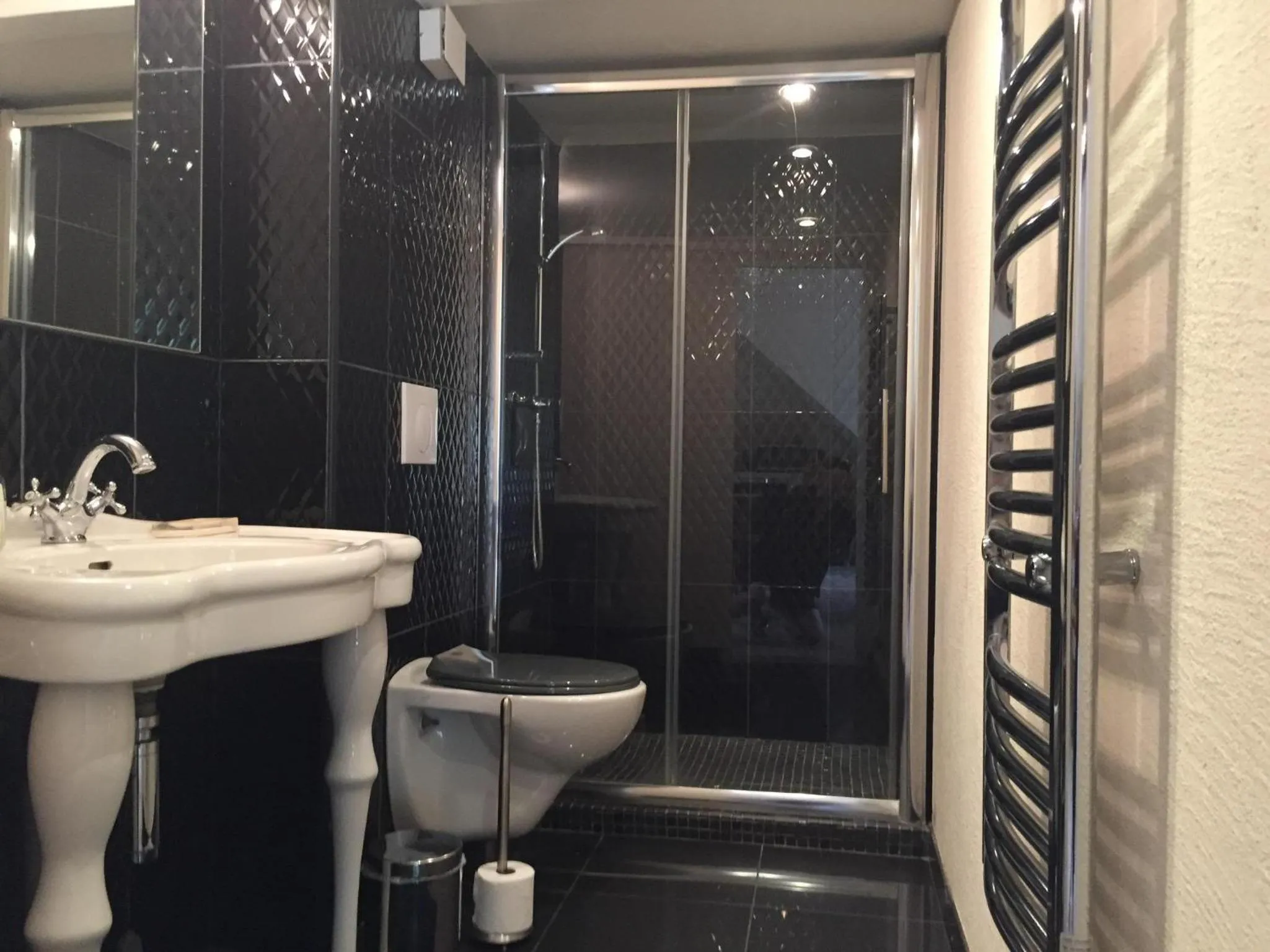 Bathroom in La Ferme des Moulineaux