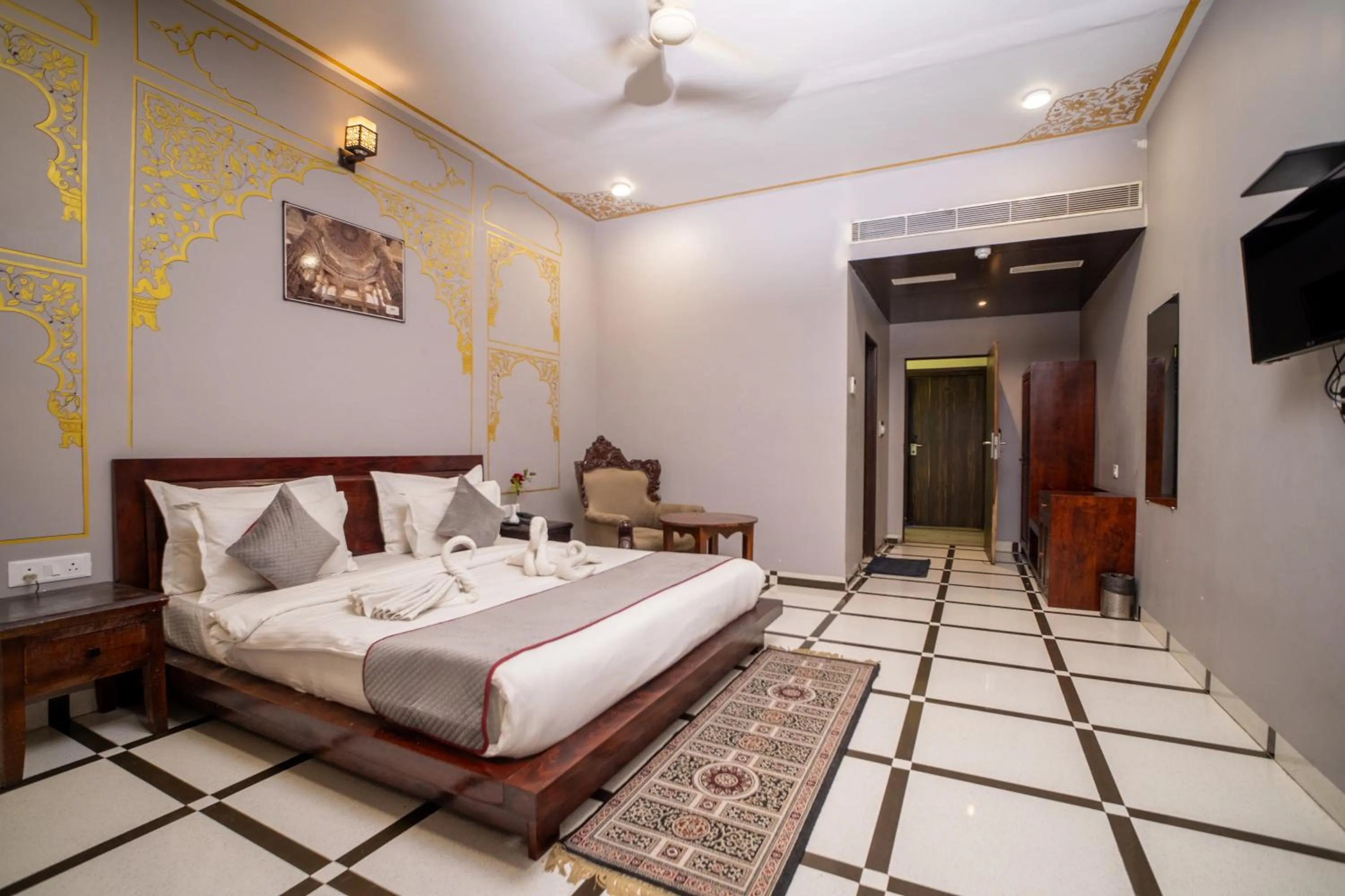 Photo of the whole room, Bed in Hotel Laxmi Niwas - A Heritage Retreat