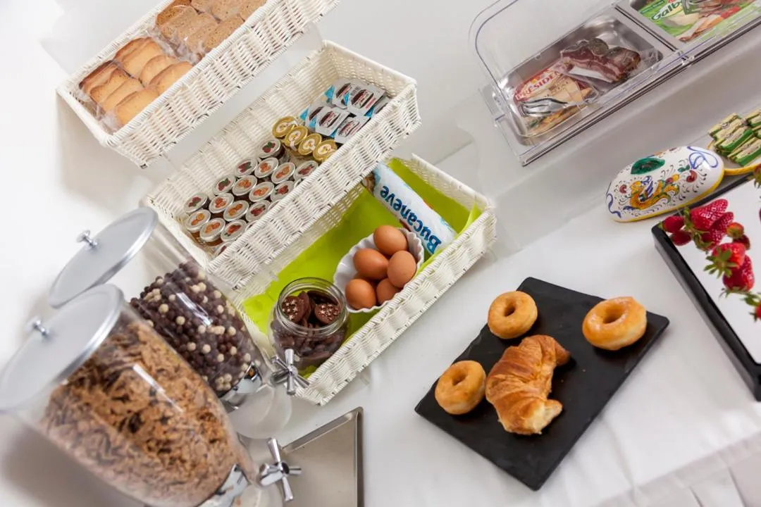 Buffet breakfast in Na' Poesia B&B di Charme