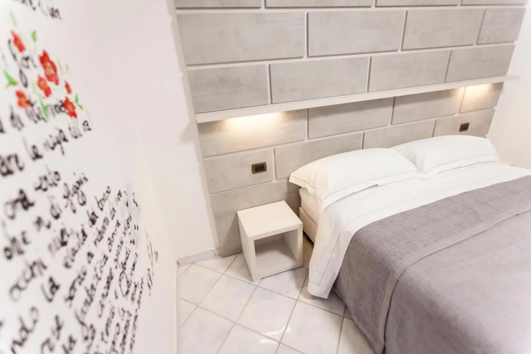 Decorative detail in Na' Poesia B&B di Charme