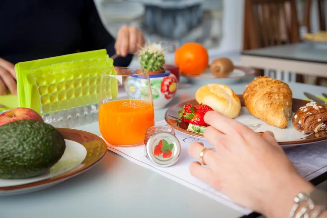 Buffet breakfast in Na' Poesia B&B di Charme