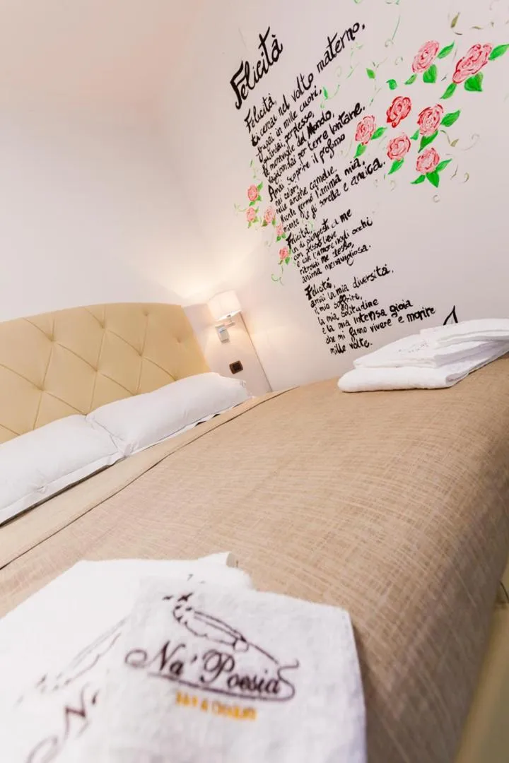 Decorative detail in Na' Poesia B&B di Charme