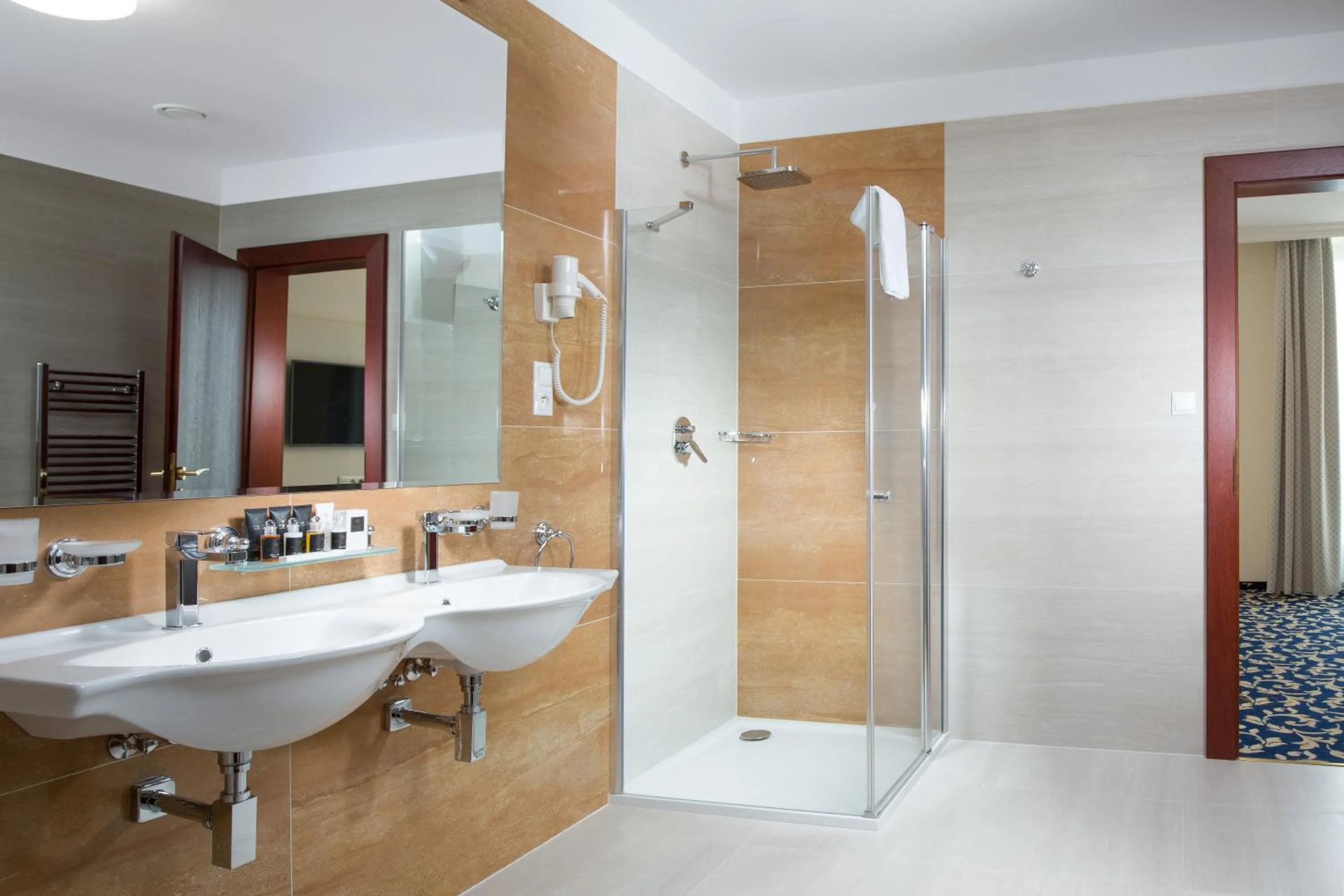 Shower in Grandhotel Nabokov