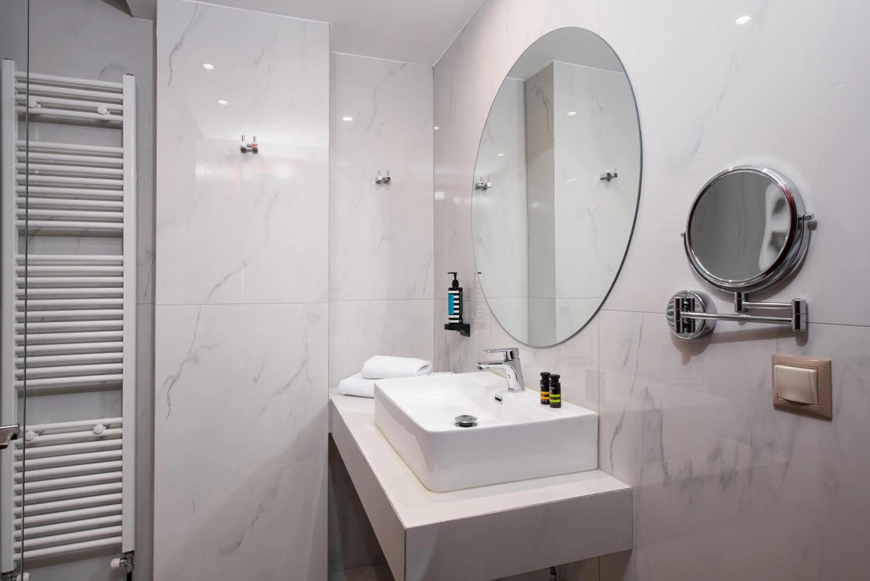 Bathroom in Hotel Naiades