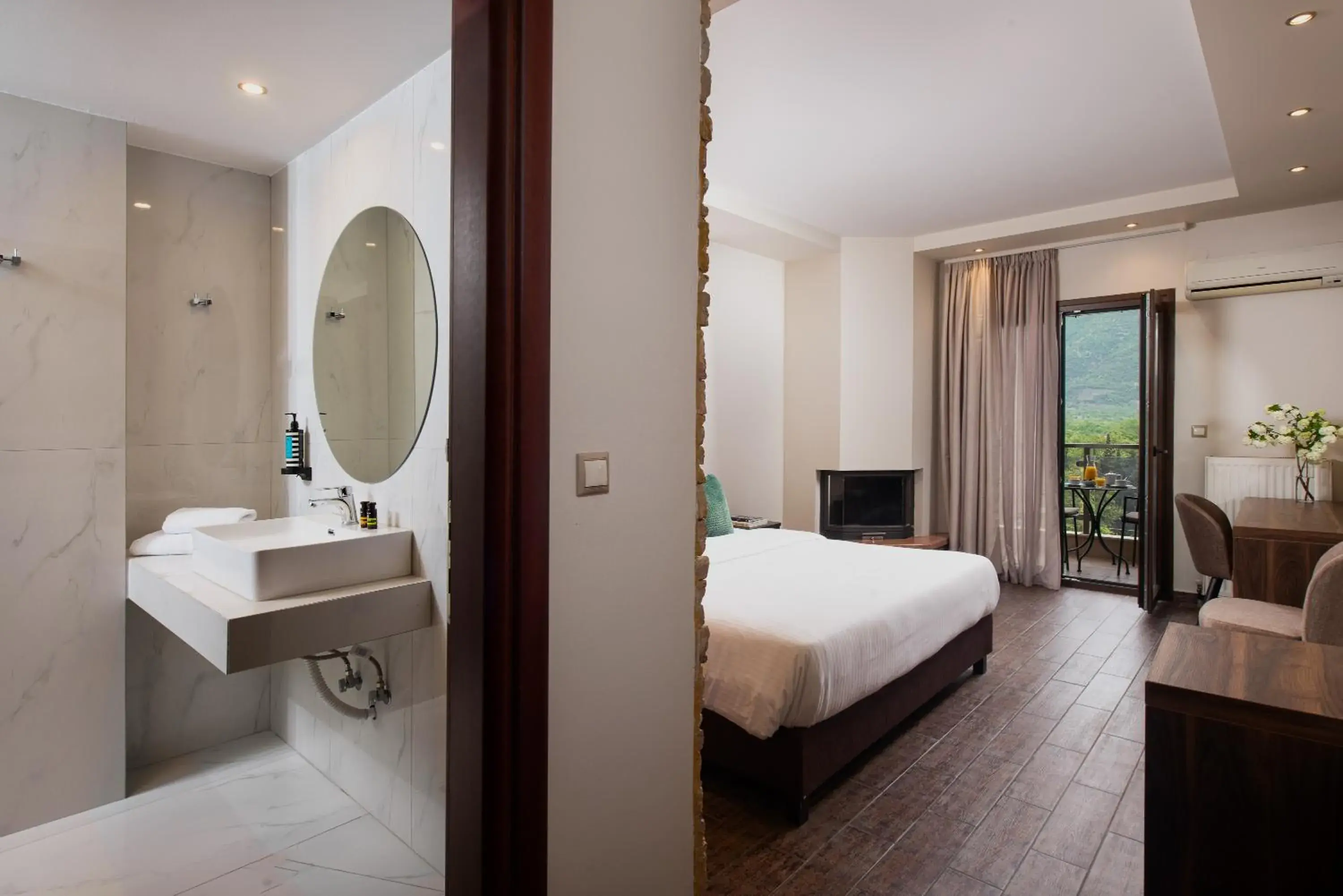 Deluxe Double Room in Hotel Naiades Deluxe Double Room in Hotel Naiades