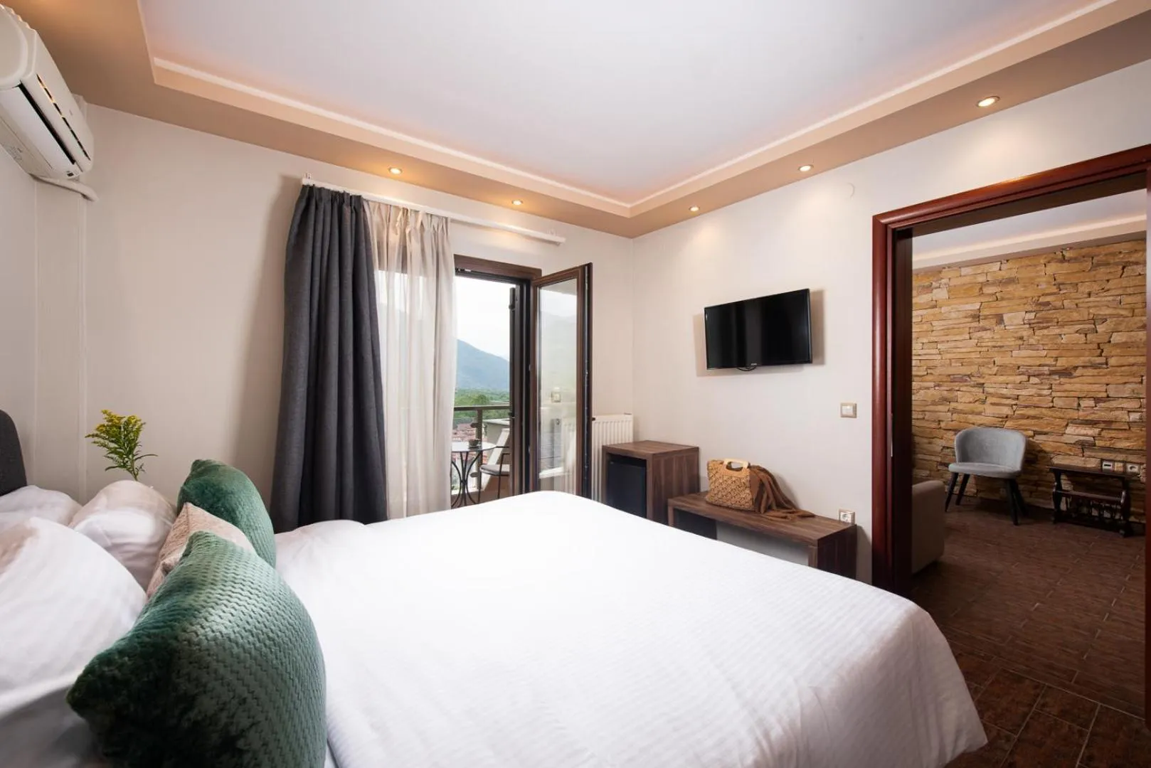 View (from property/room), Bed in Hotel Naiades