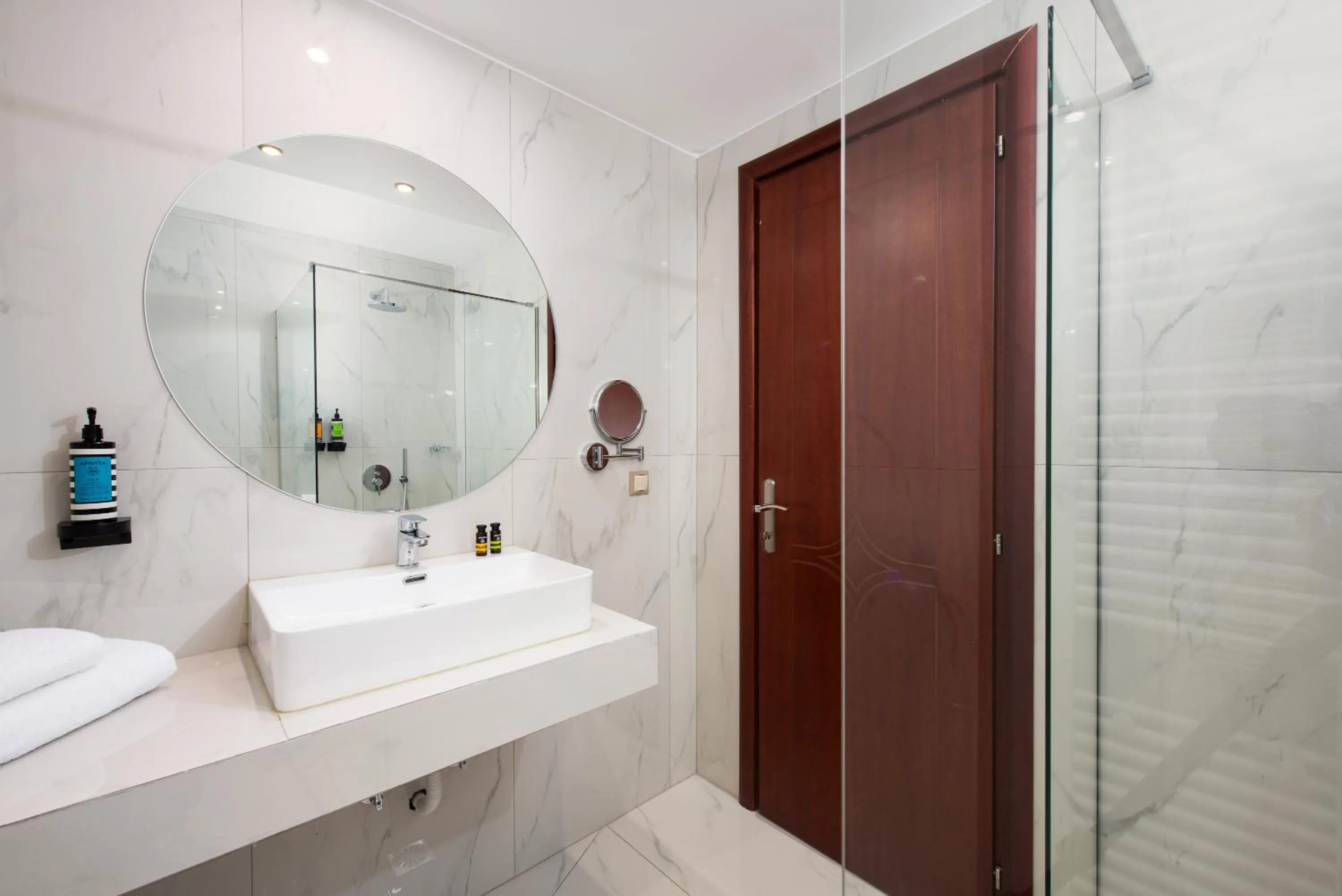 Bathroom in Hotel Naiades