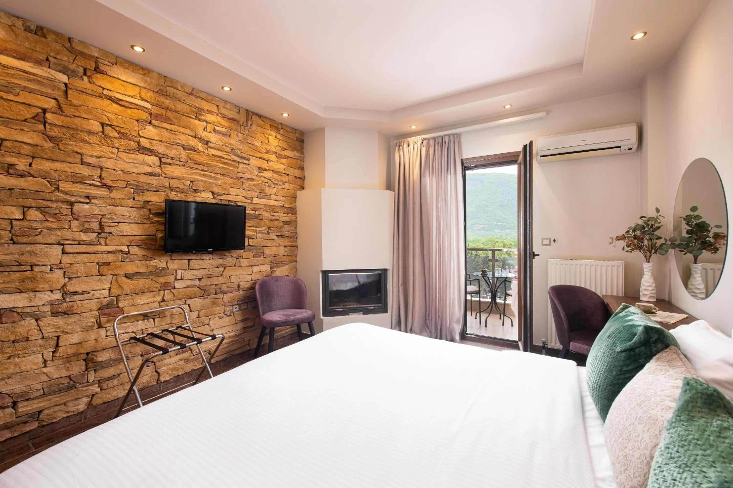 Bed in Hotel Naiades