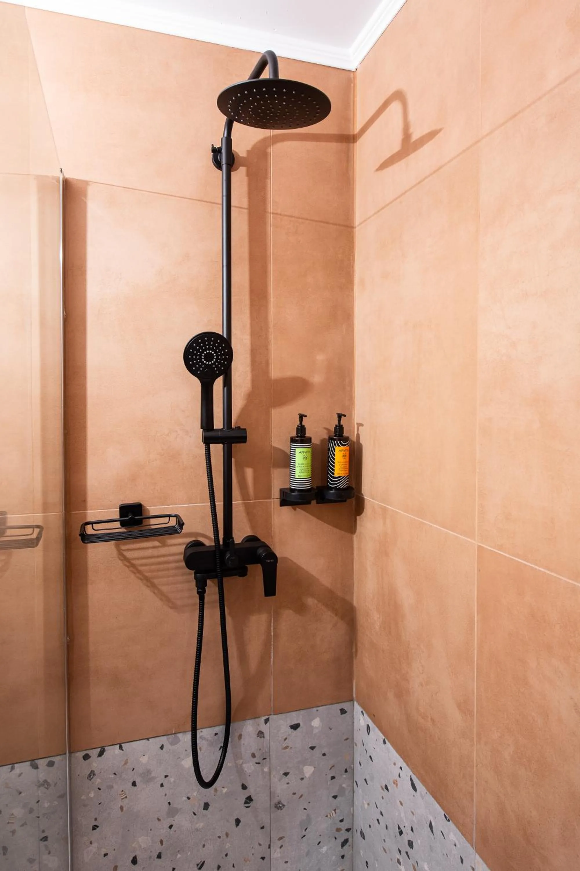 Shower in Hotel Naiades