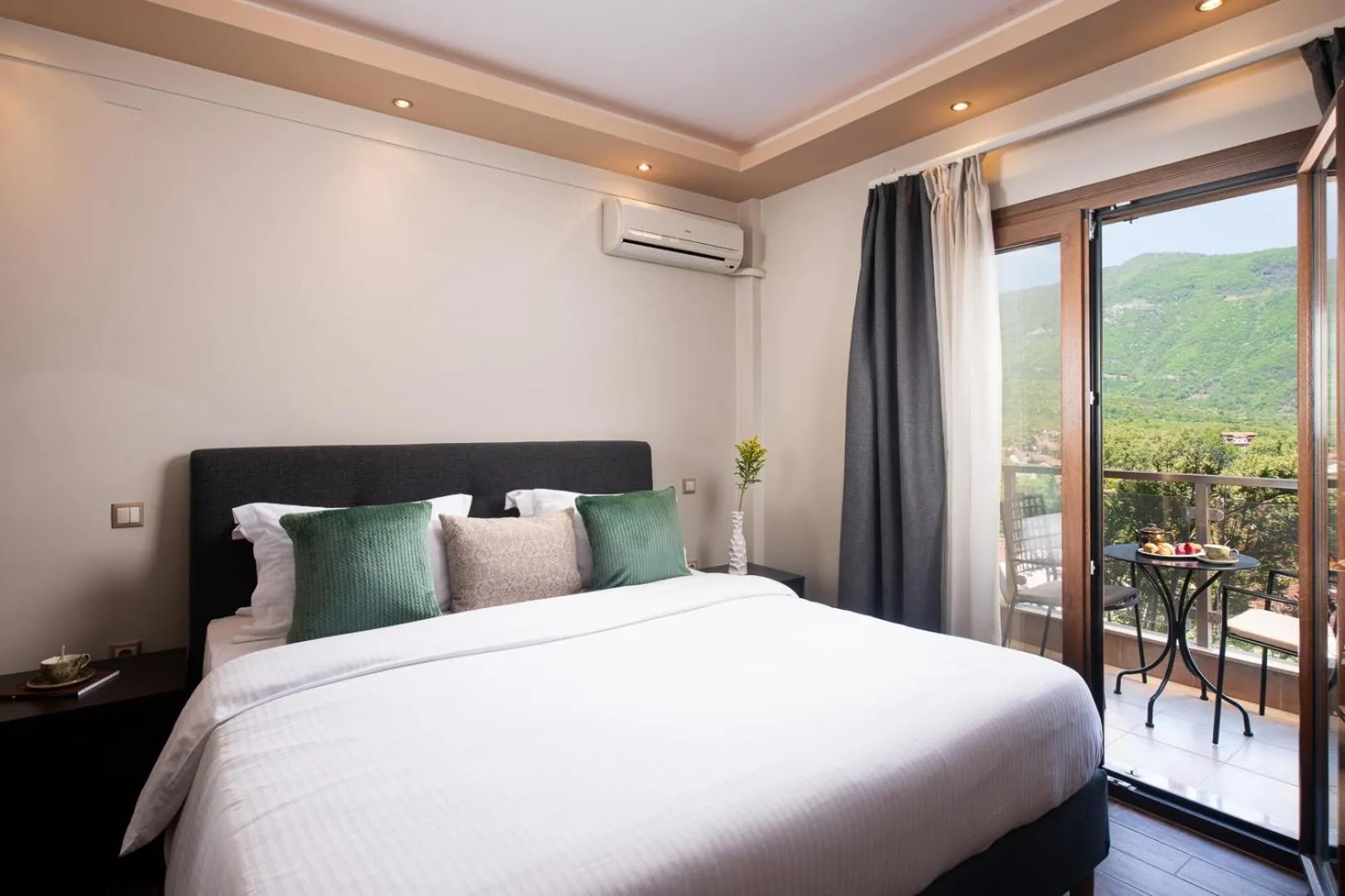 Bed in Hotel Naiades