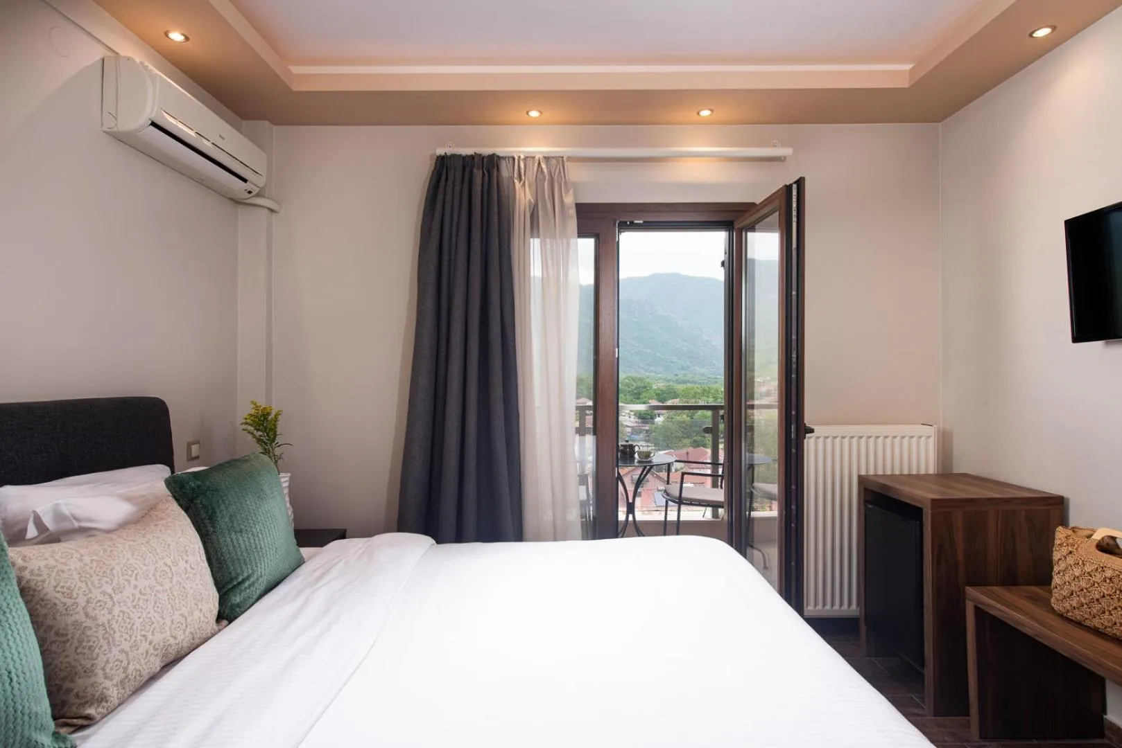 Bedroom, Bed in Hotel Naiades