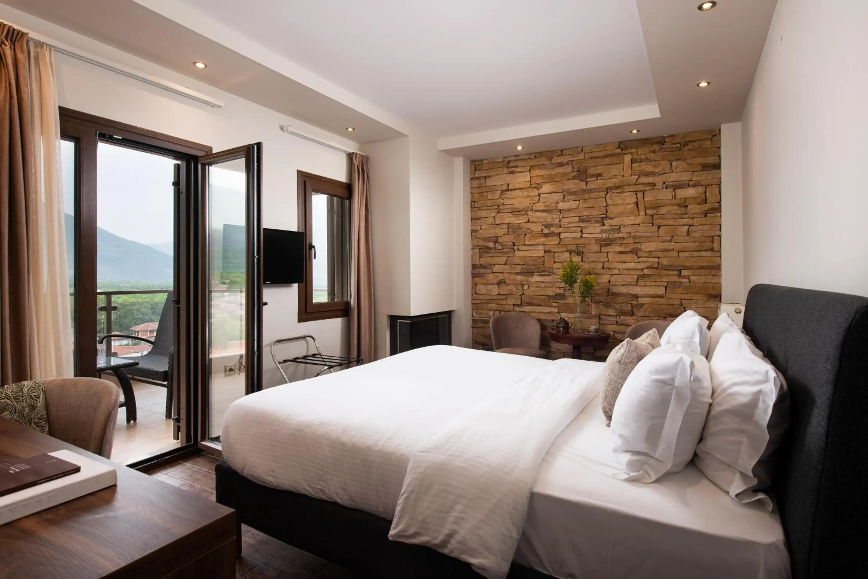 Bedroom, Bed in Hotel Naiades Bedroom, Bed in Hotel Naiades