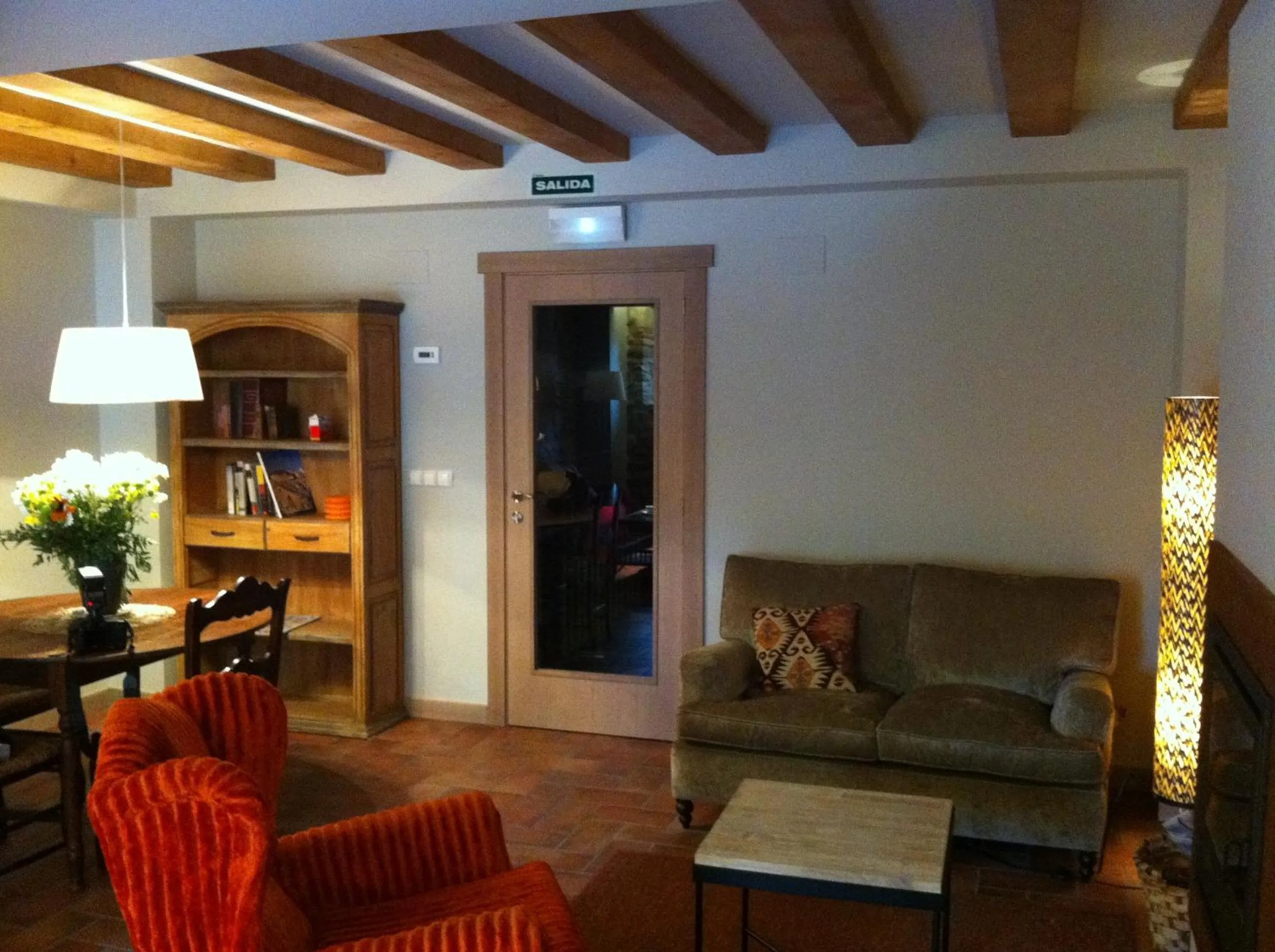 Communal lounge/ TV room in Hotel El Cerco