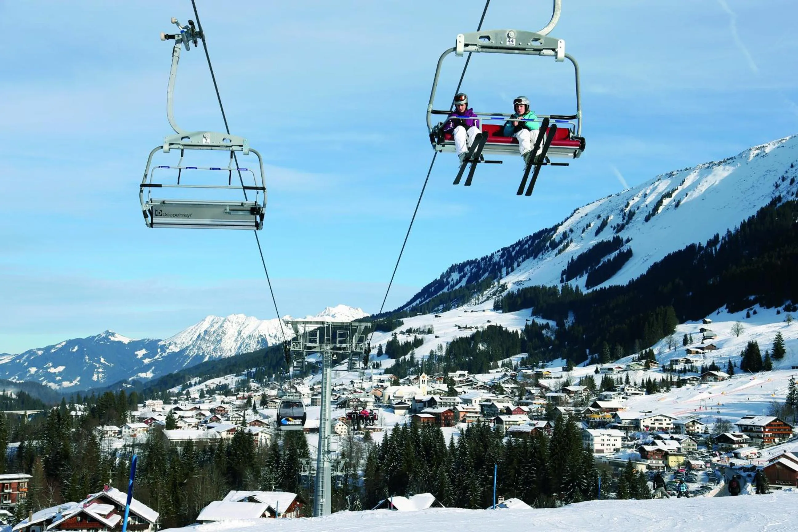 Skiing in Hotel Almhof Rupp