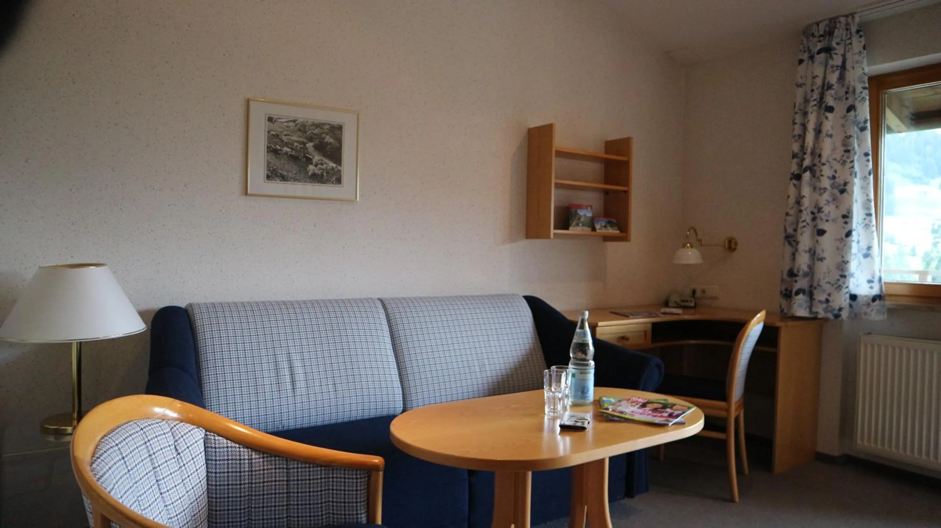 Photo of the whole room in Hotel Bellevue