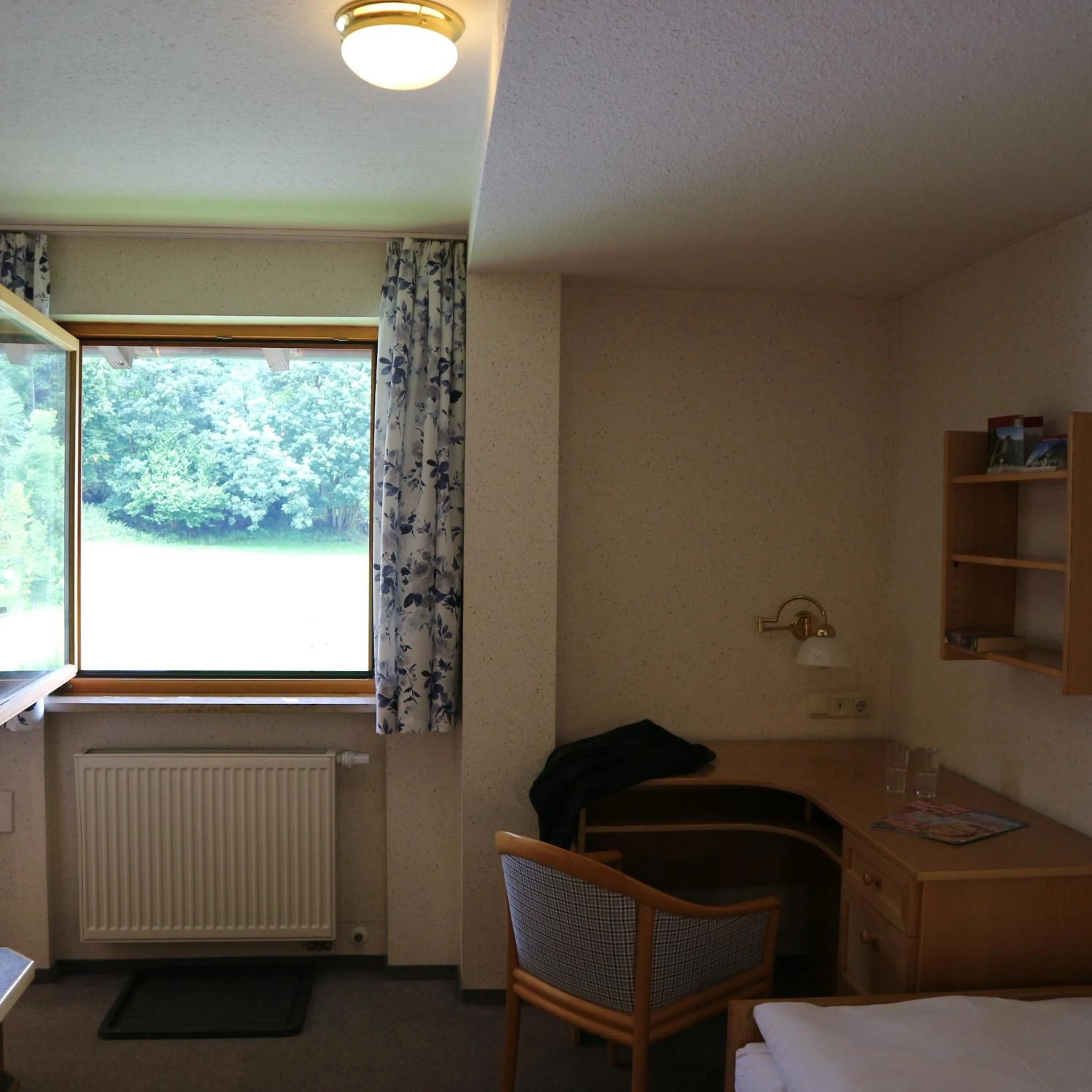 Photo of the whole room, Bed in Hotel Bellevue
