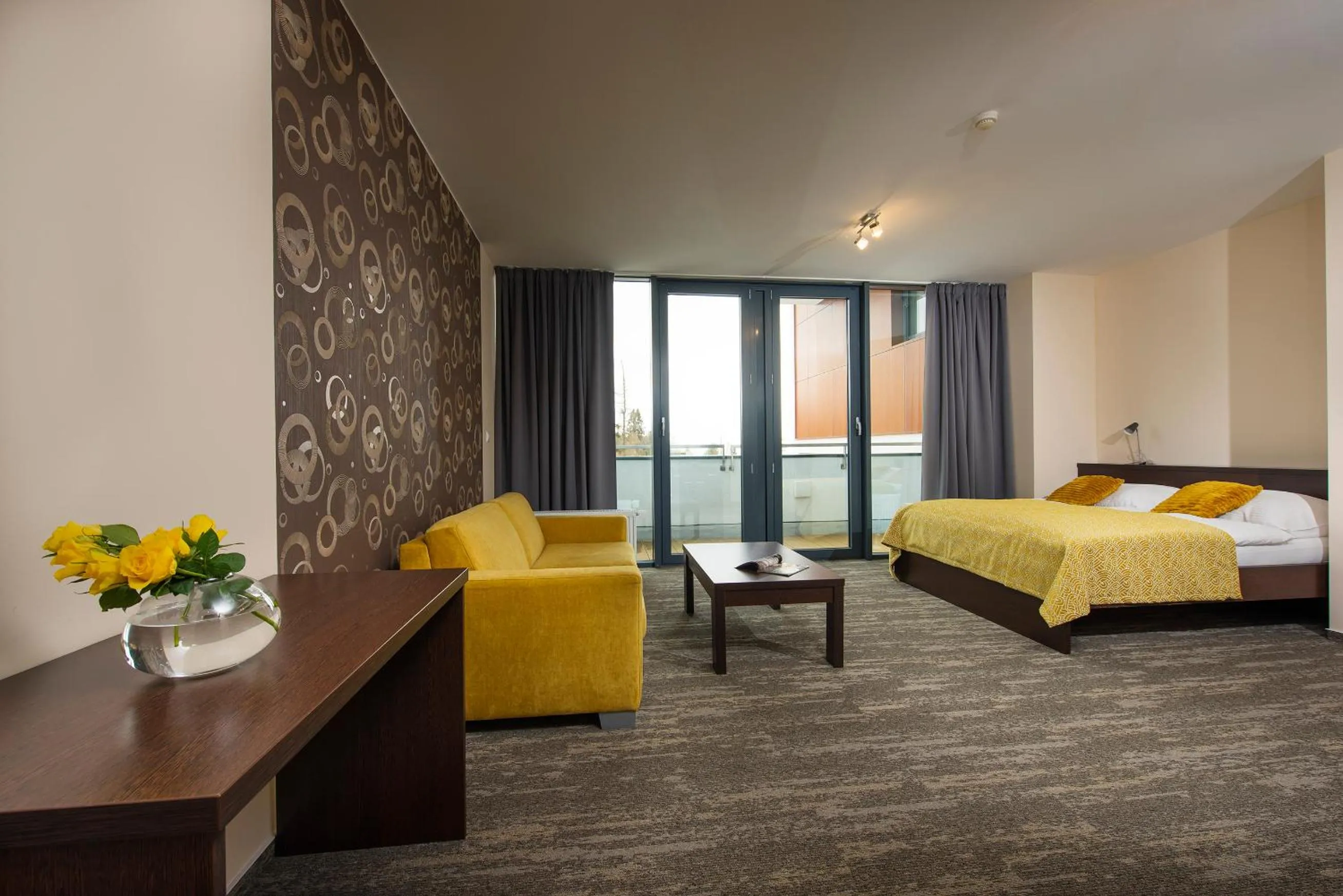 Living room, Bed in Hotel Panorama Resort