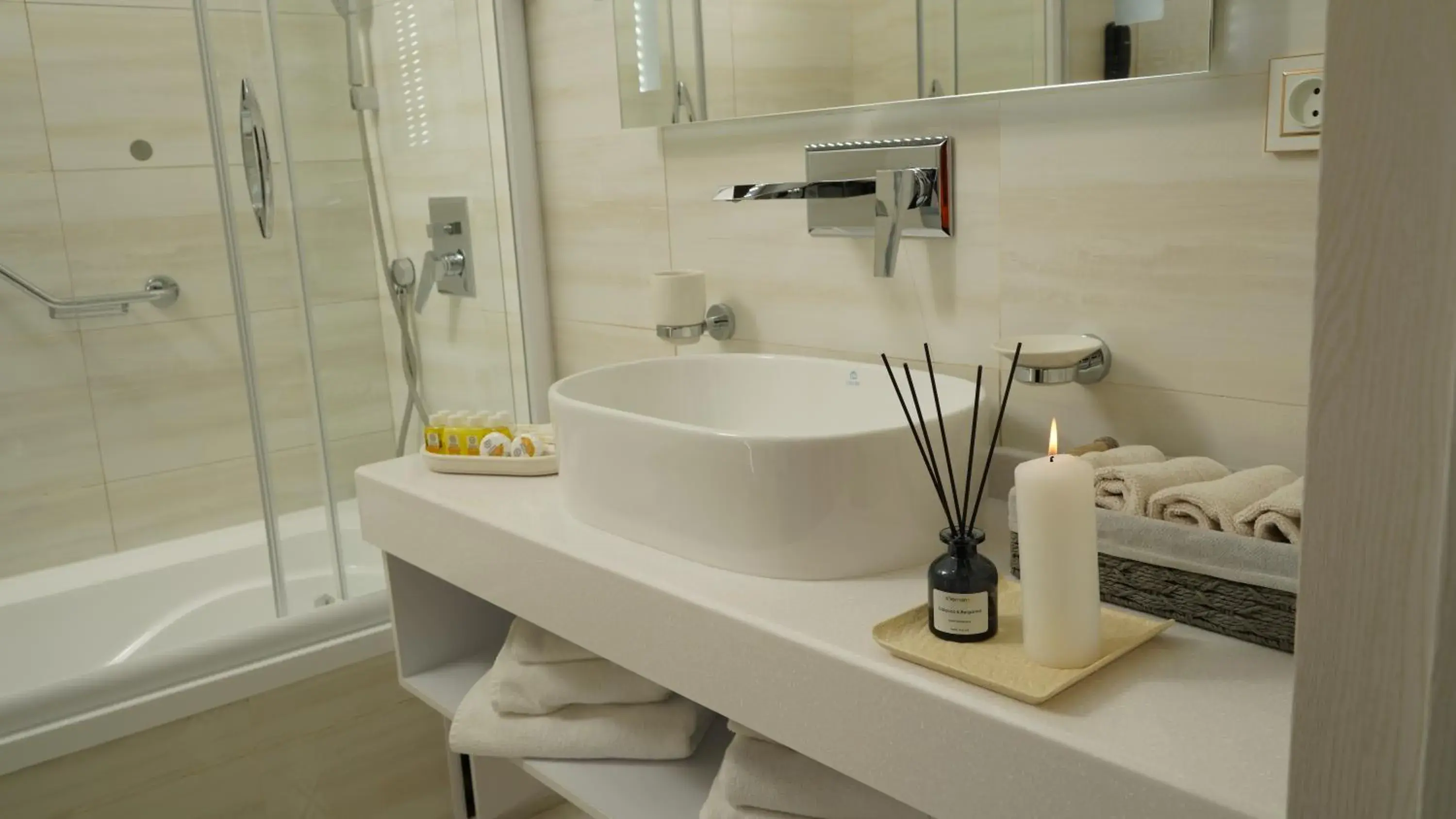 Superior Twin Room with Garden View - single occupancy in DiliMah Premium Luxury Superior Twin Room with Garden View - single occupancy in DiliMah Premium Luxury