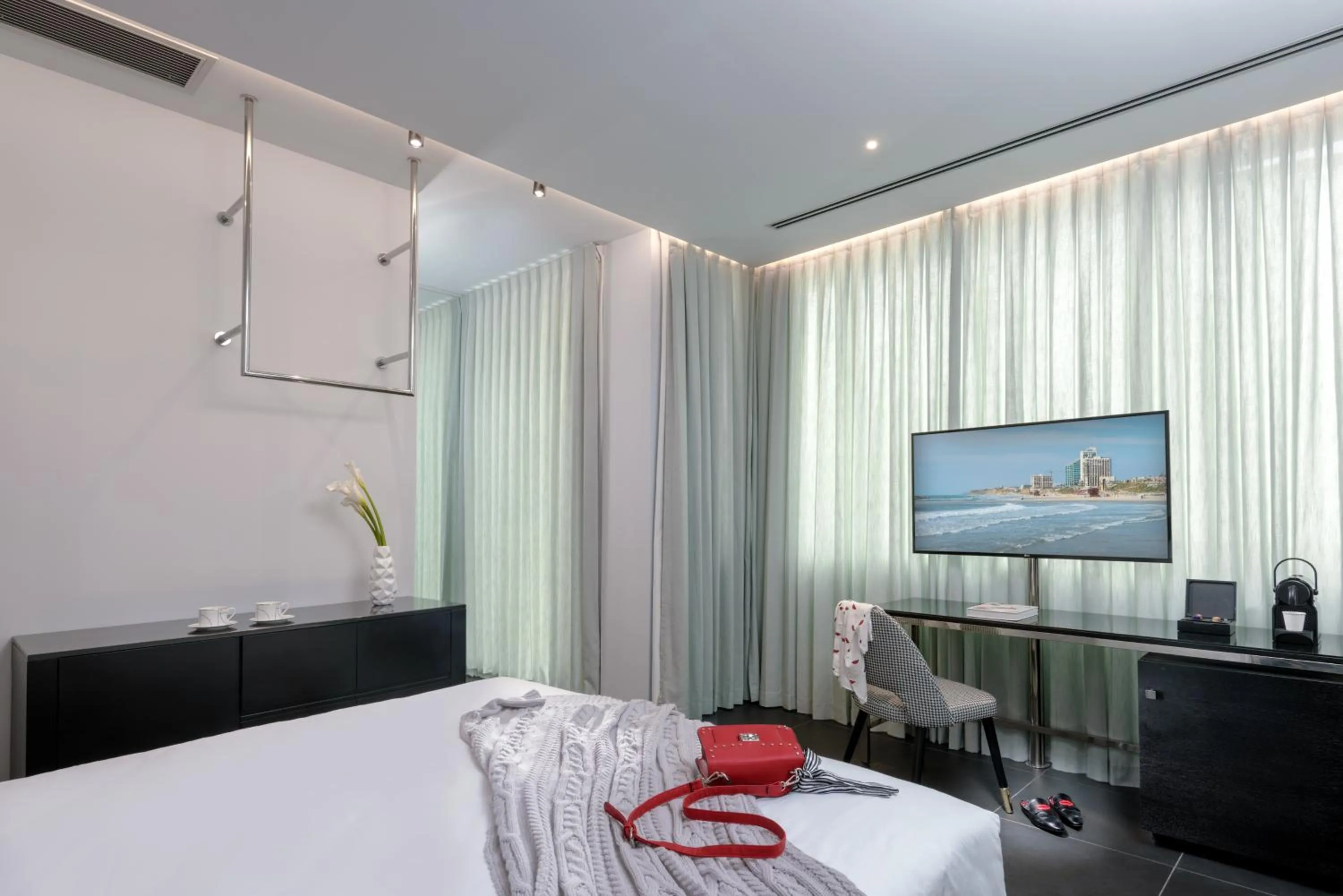 Bedroom, Bed in NYX Herzliya