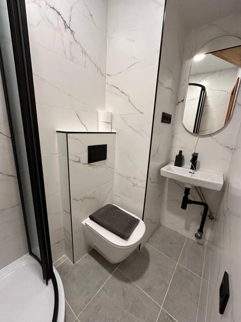 Shower in House of Sun