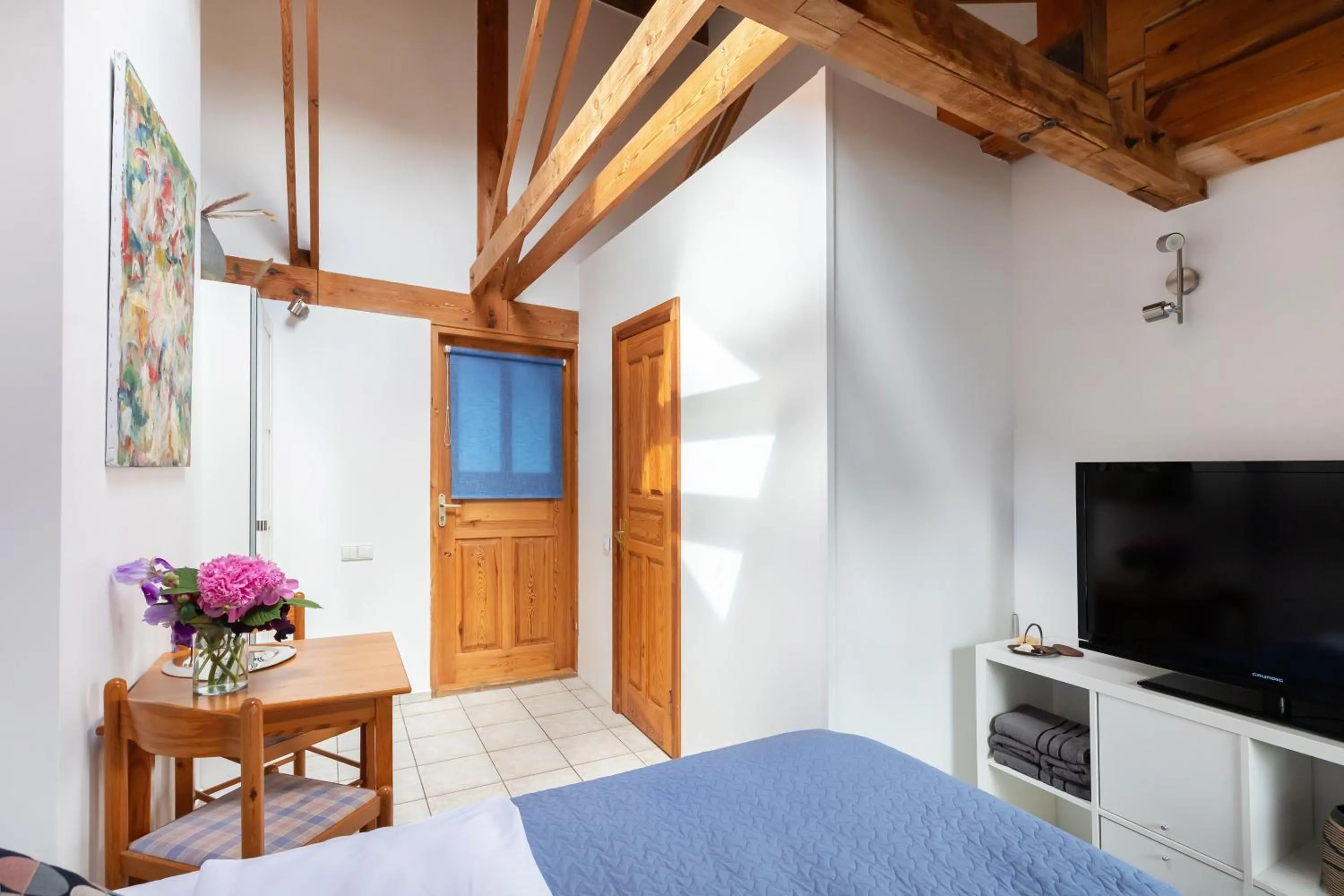 Bedroom, Bed in House of Sun