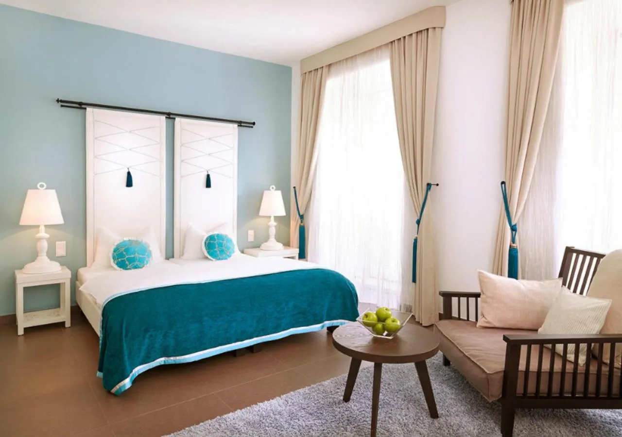 Decorative detail, Bed in Hapimag Apartments Lisbon