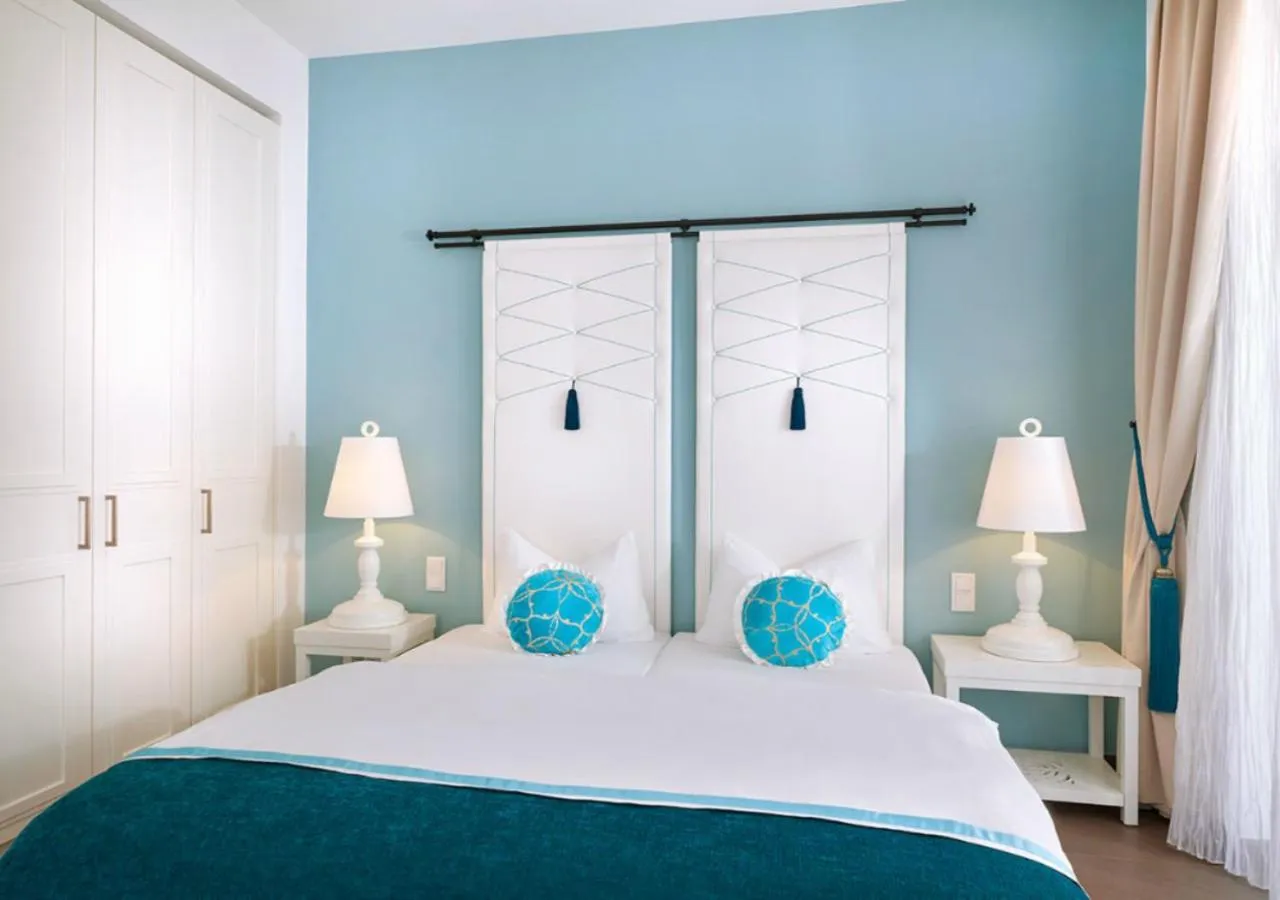 Decorative detail, Bed in Hapimag Apartments Lisbon