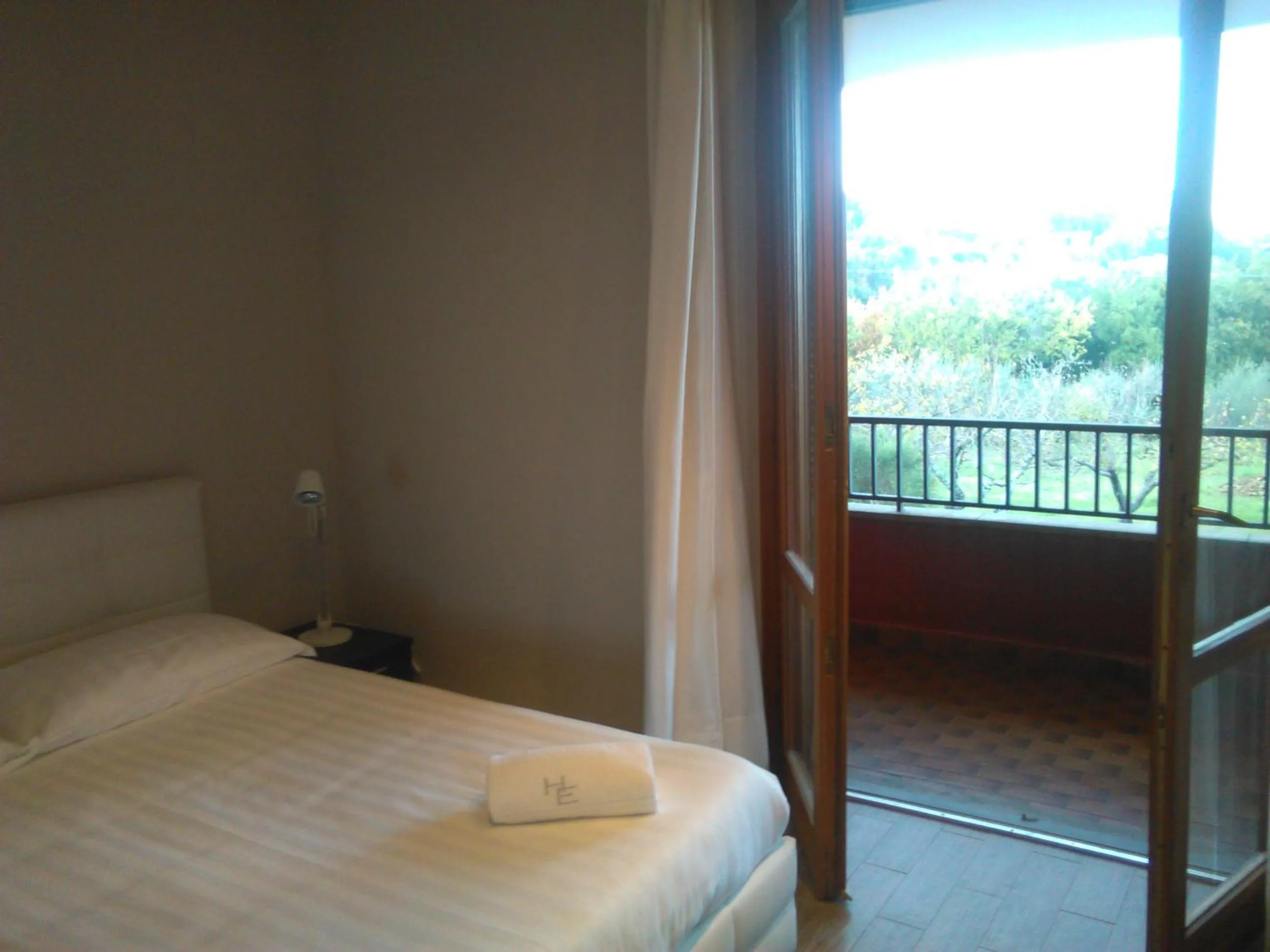 Coffee/tea facilities, Bed in Hotel Eremo