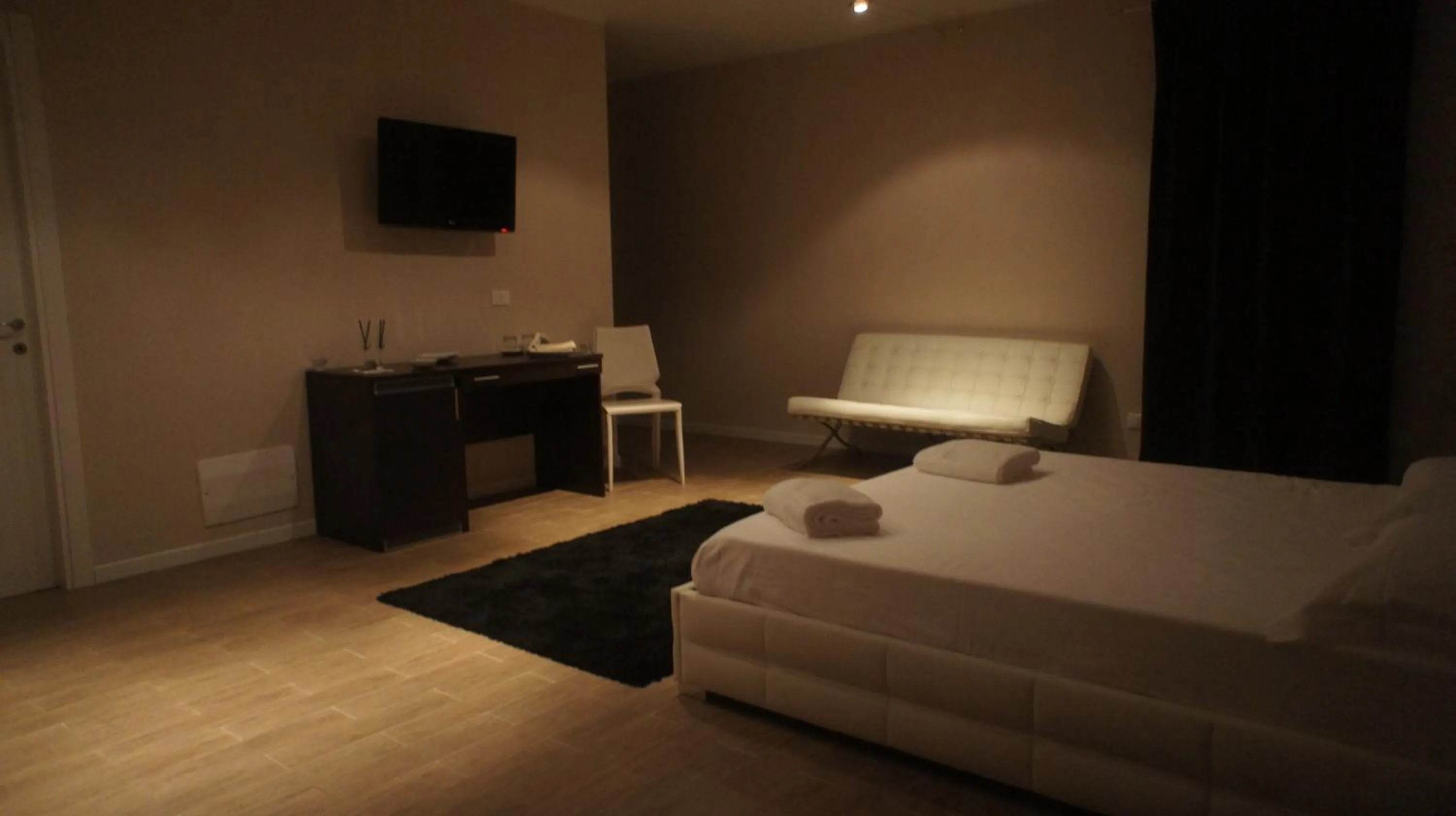 TV and multimedia, Bed in Hotel Eremo