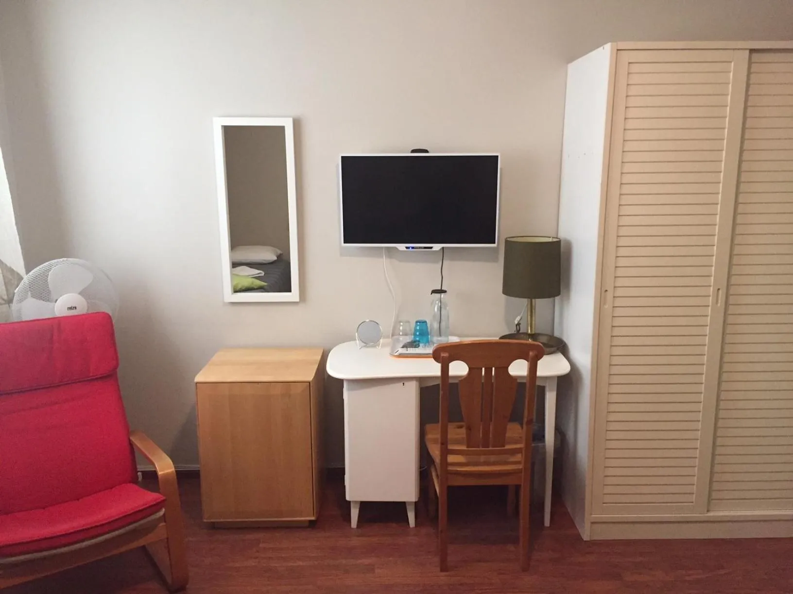 Bedroom in Viking Motel